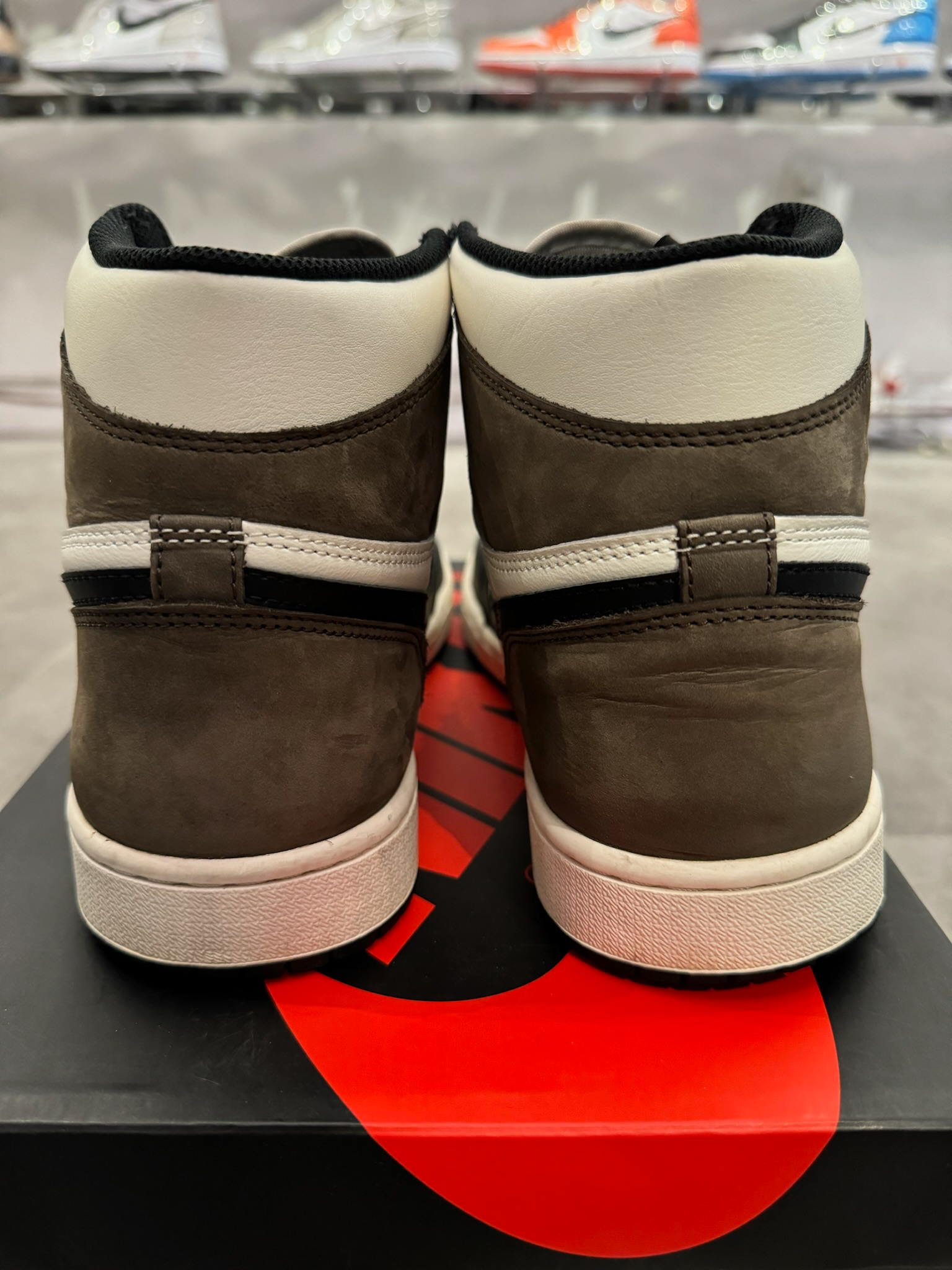 Jordan 1 Retro High Mocha (Preowned Size 10)