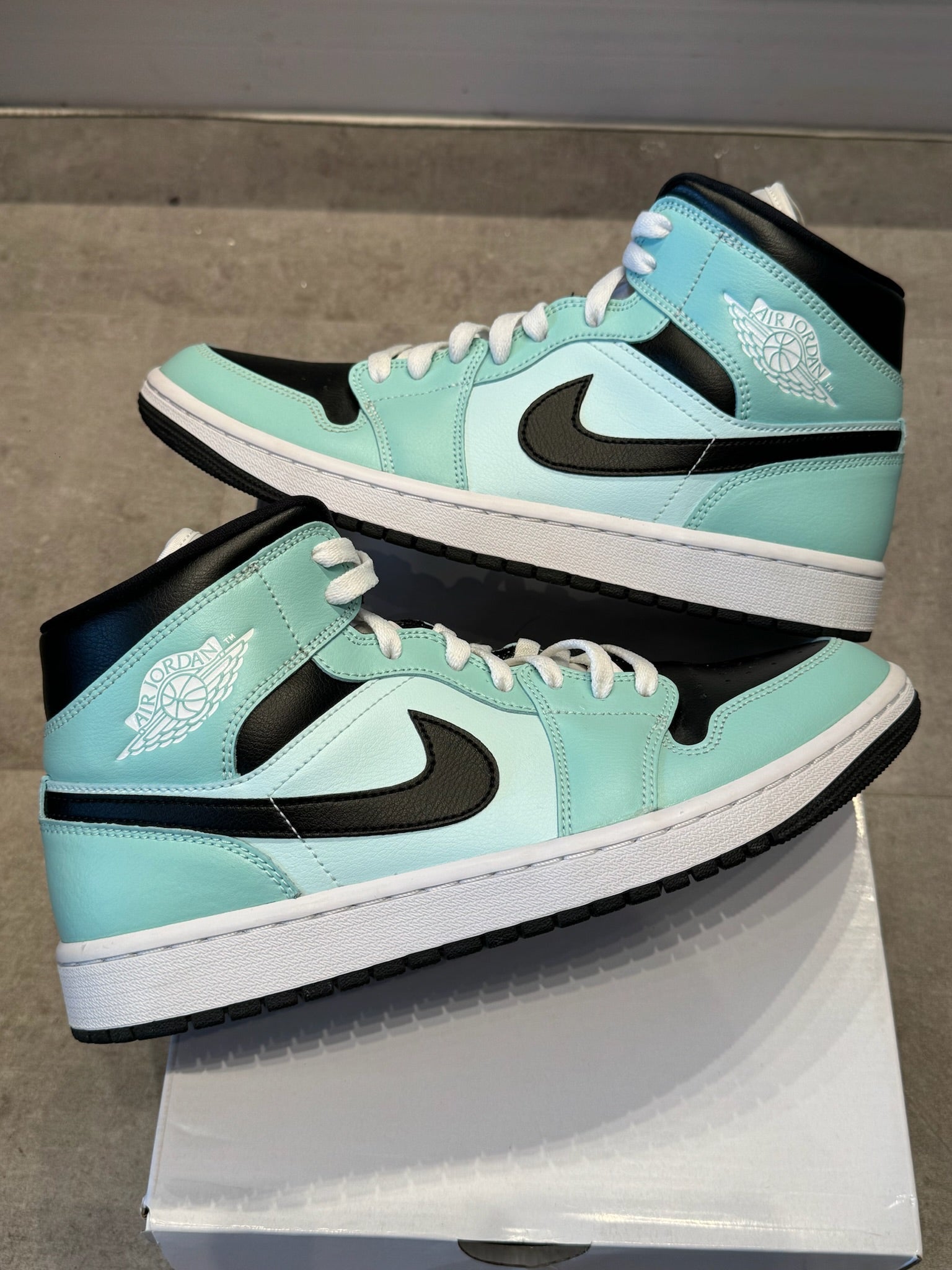 Jordan 1 Mid Aqua Blue Tint (W) (Preowned)