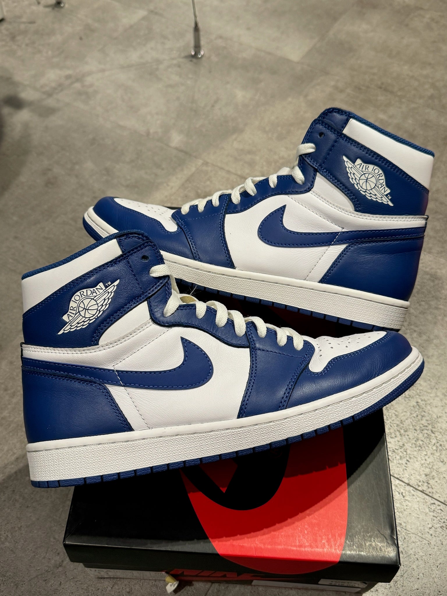 Jordan 1 Retro High OG Storm Blue (Preowned)