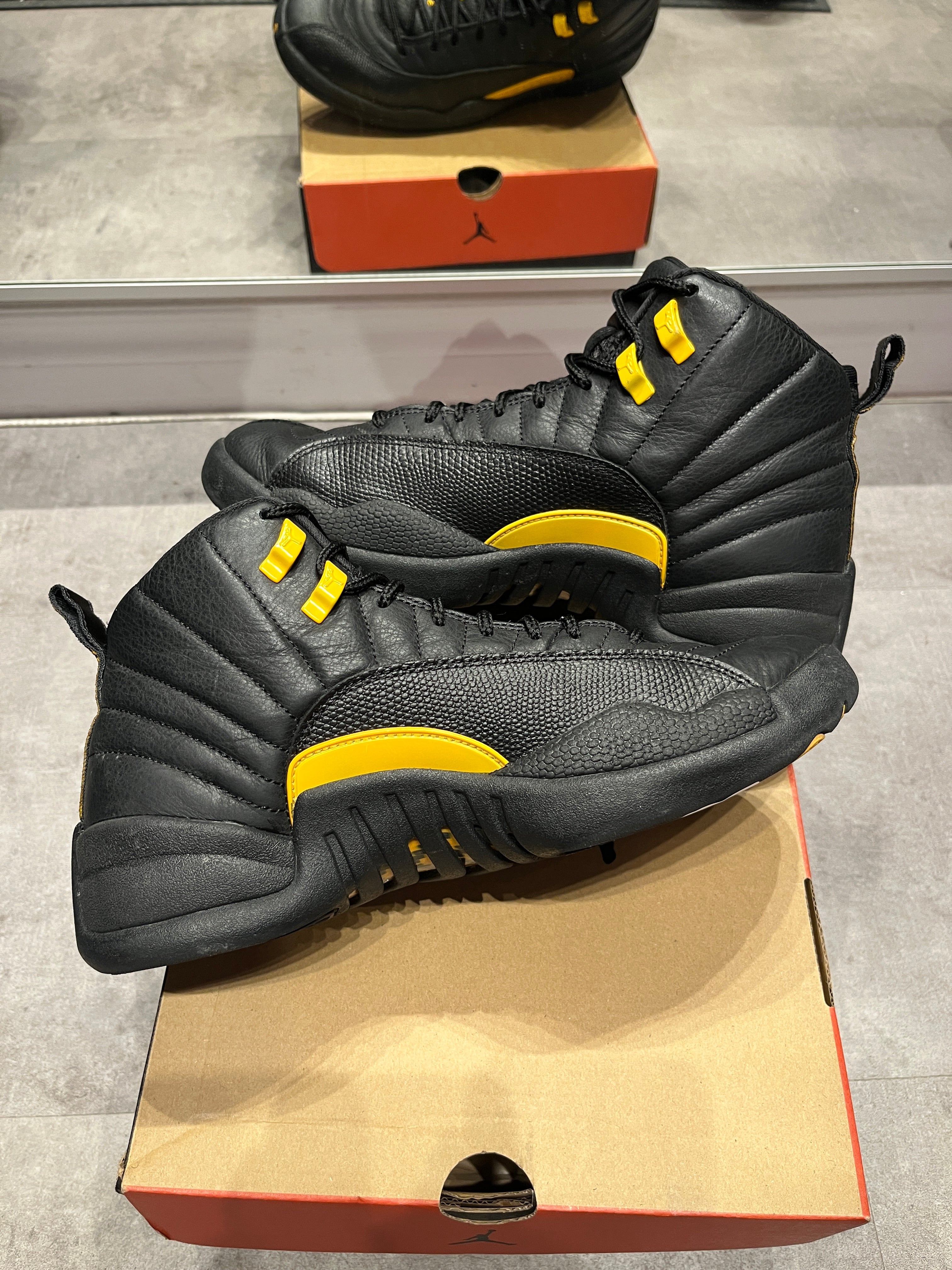 Jordan 12 Retro Black Taxi (Preowned)