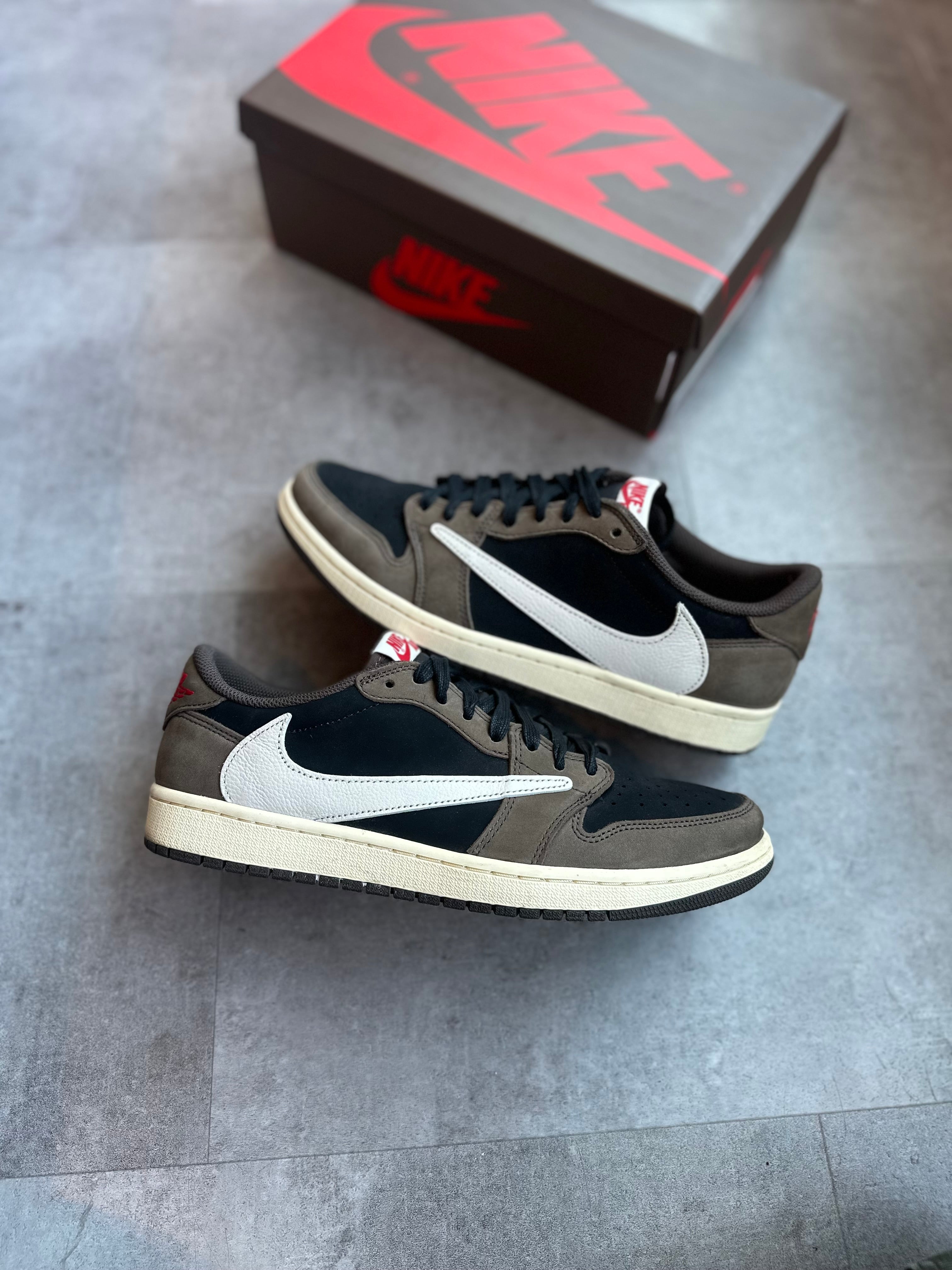 Jordan 1 Retro Low OG SP Travis Scott Mocha (Preowned Size 10.5)