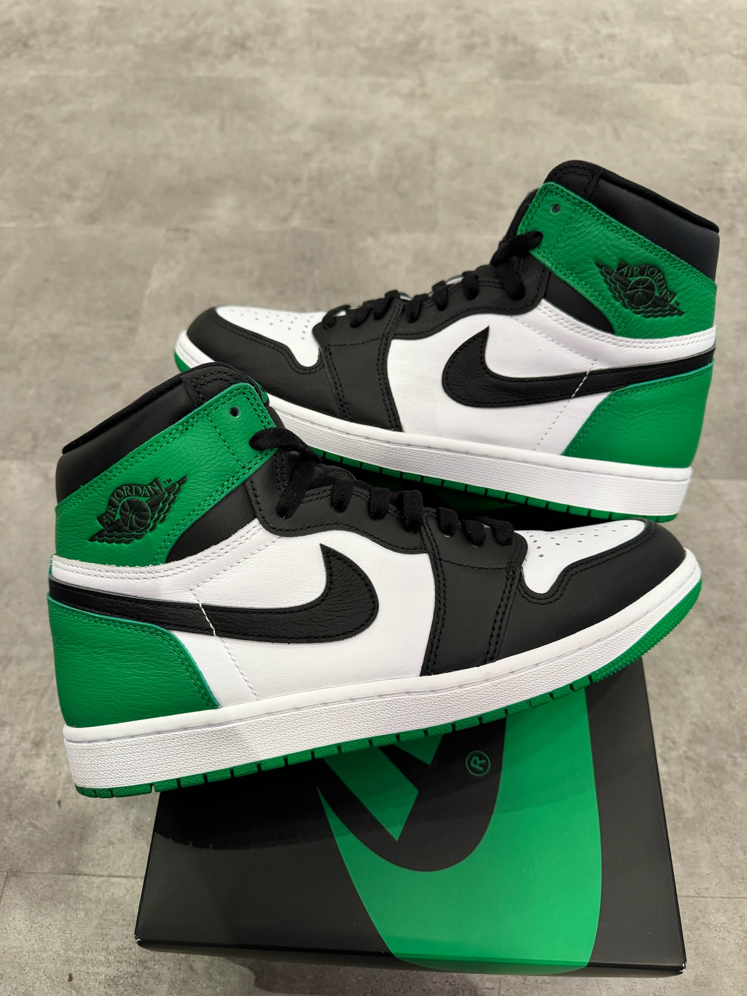 Jordan 1 Retro High Lucky Green (Preowned Size 10)