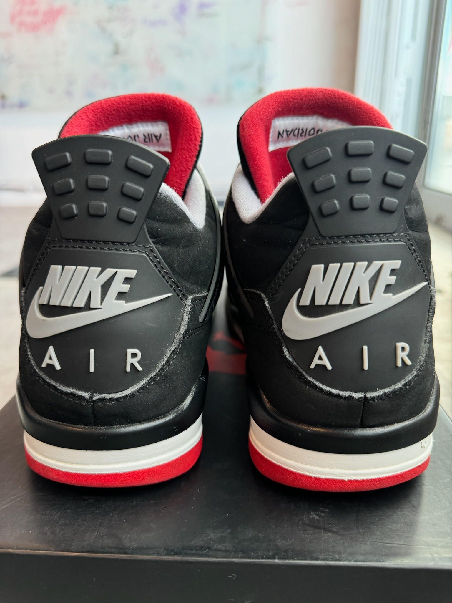 Air Jordan 4 Retro Bred (2019) (Preowned Size 10.5)