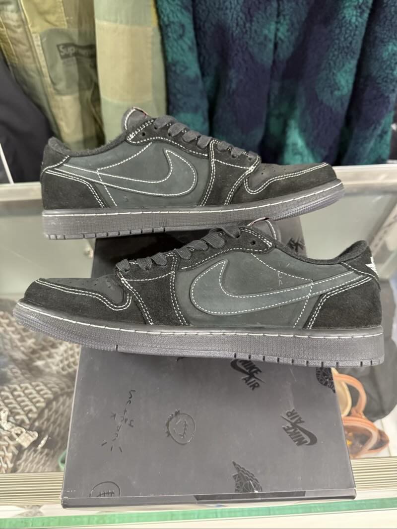 Jordan 1 Retro Low OG SP Travis Scott Black Phantom - Lightly Pre-Owned Size 11