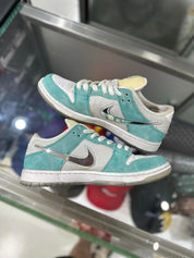 Nike SB Dunk Low April Skateboards - Pre-Owned Size 8.5 (No original box)