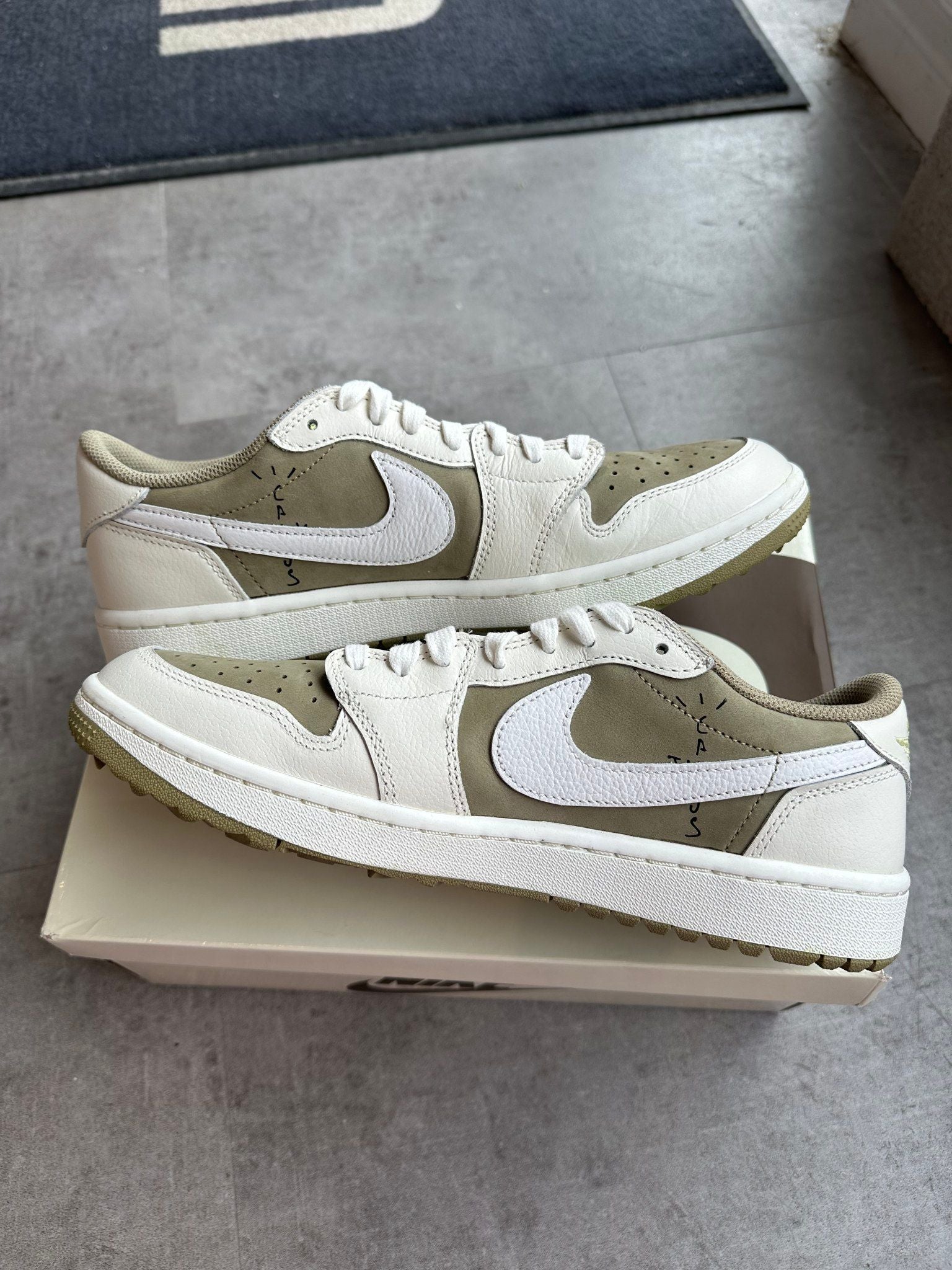 Jordan 1 Retro Low Golf Travis Scott Neutral Olive - Pre-Owned Size 10.5