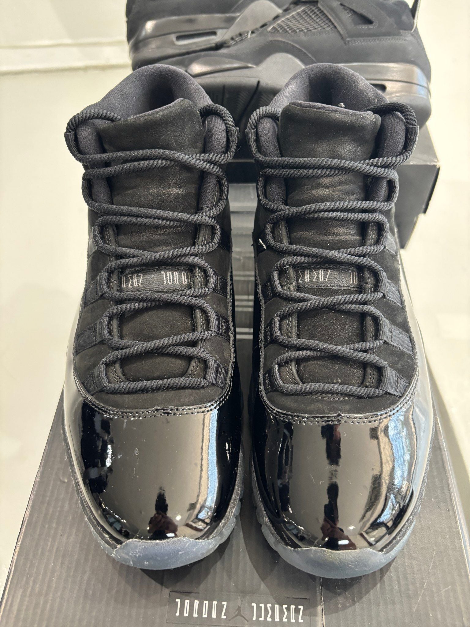 Jordan 11 Retro Cap And Gown (Preowned Size 8.5) - Pre-Owned