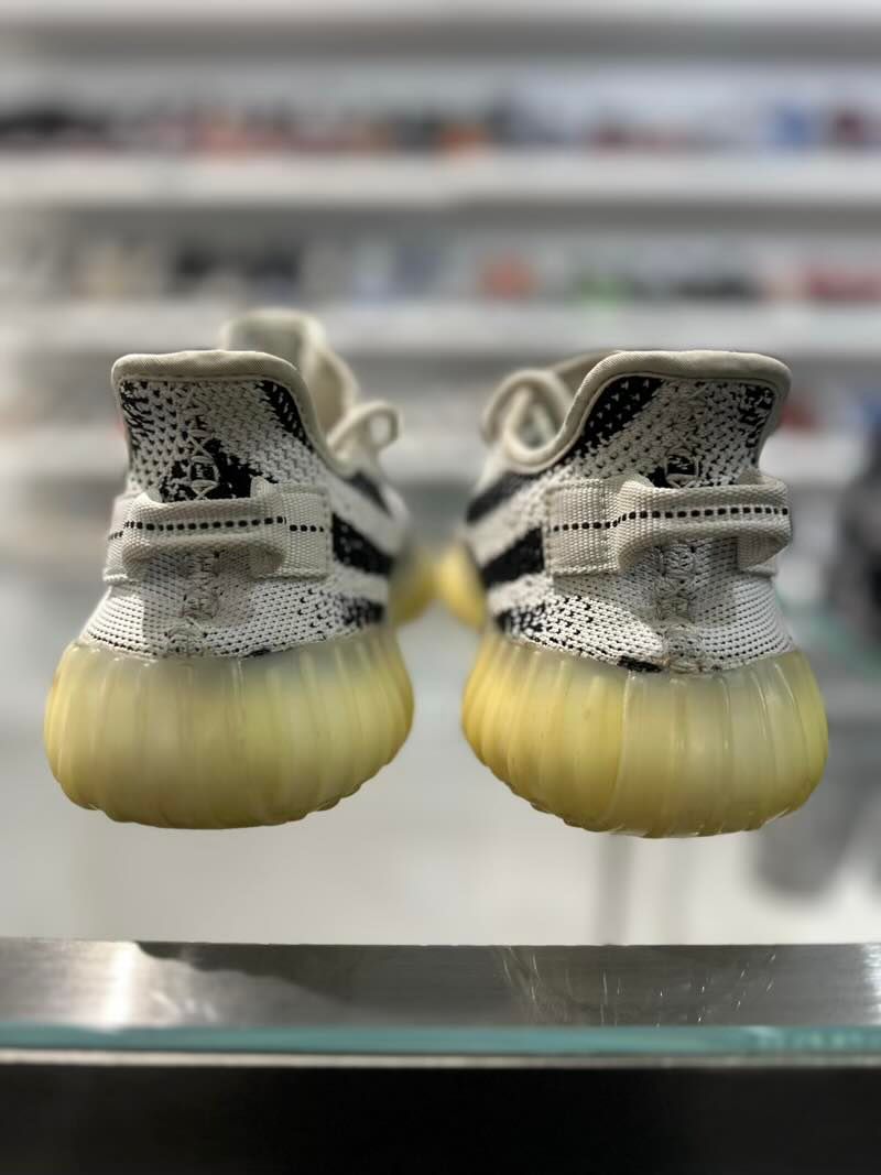 Adidas Yeezy Boost 350 V2 Zebra - Pre-Owned Size 8 (No original box)
