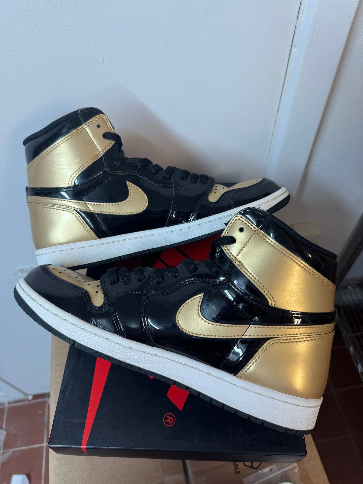 Jordan 1 Retro High NRG Patent Gold Toe - Pre-Owned Size 10