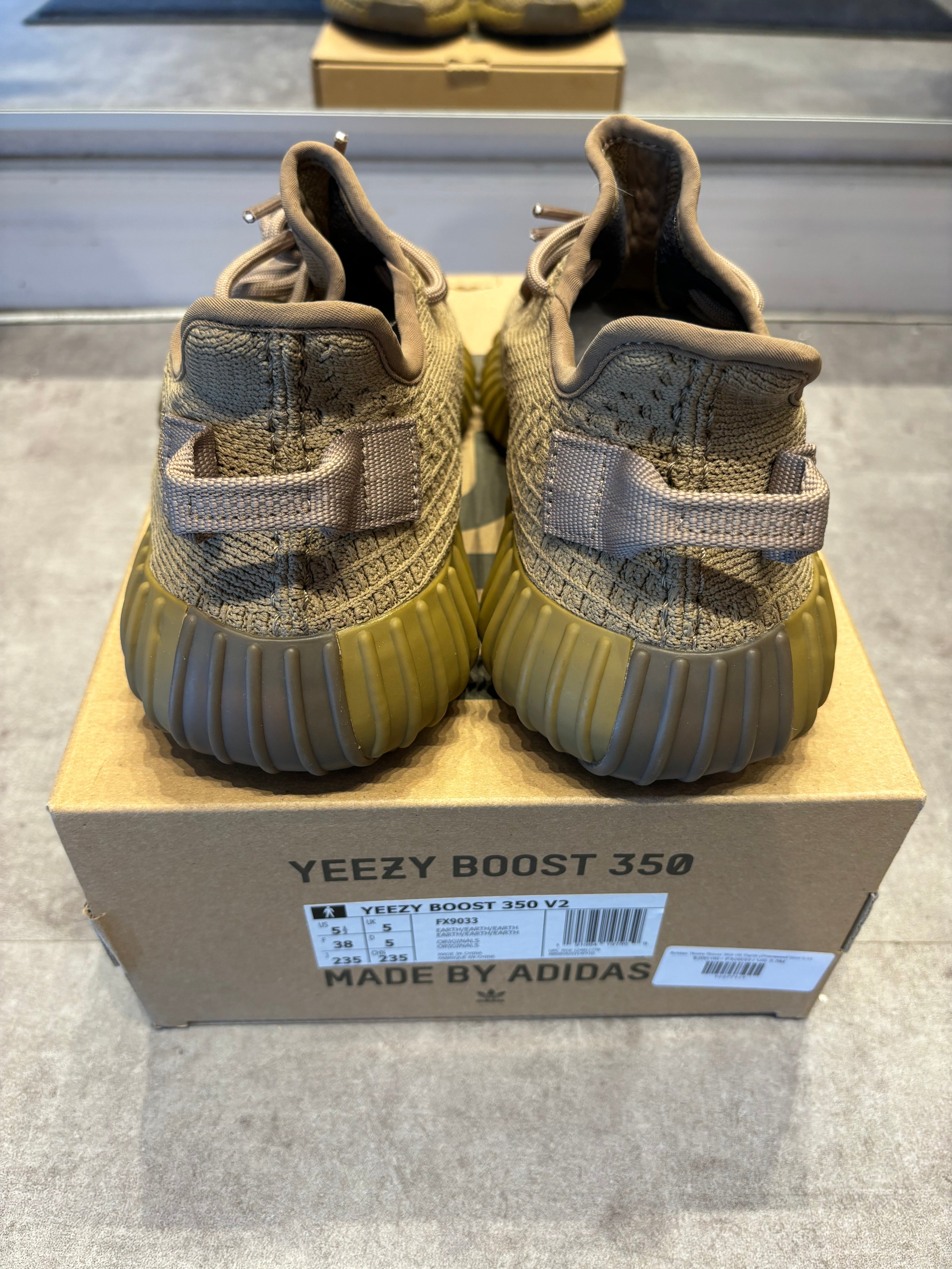 Adidas Yeezy Boost 350 V2 Earth - Pre-Owned Size 5.5