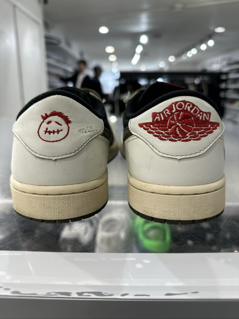 Jordan 1 Retro Low OG SP Travis Scott Olive (W) - Pre-Owned Size 10.5W (No Box)