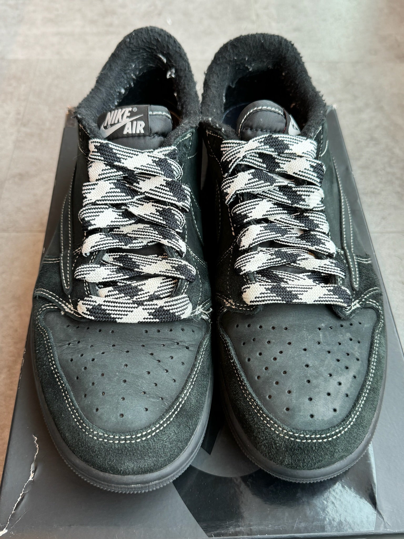 Jordan 1 Retro Low OG SP Travis Scott Black Phantom - Pre-Owned Size 10.5