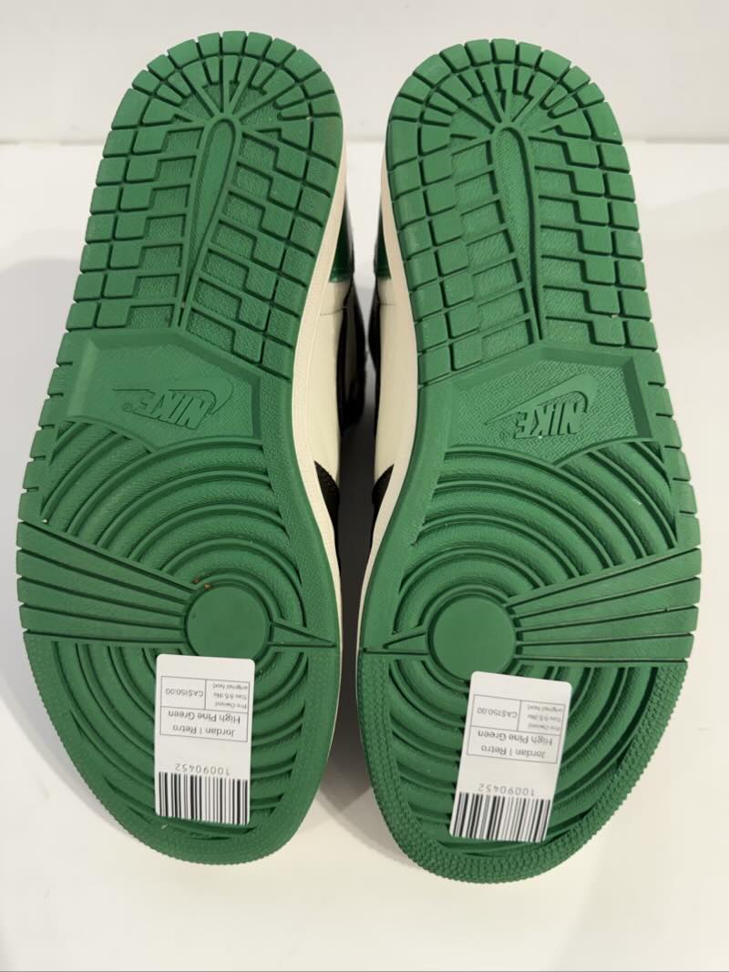 Jordan 1 Retro High Pine Green - Pre-Owned Size 9.5 (No original box)