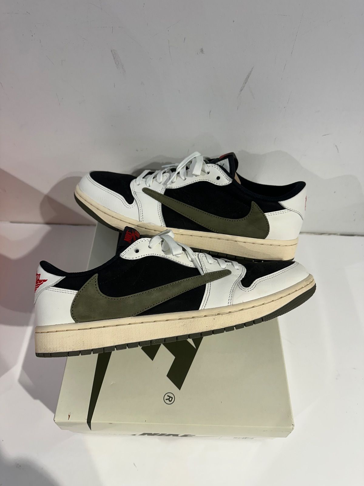 Jordan 1 Retro Low OG SP Travis Scott Olive (W) - Pre-Owned Size 10.5
