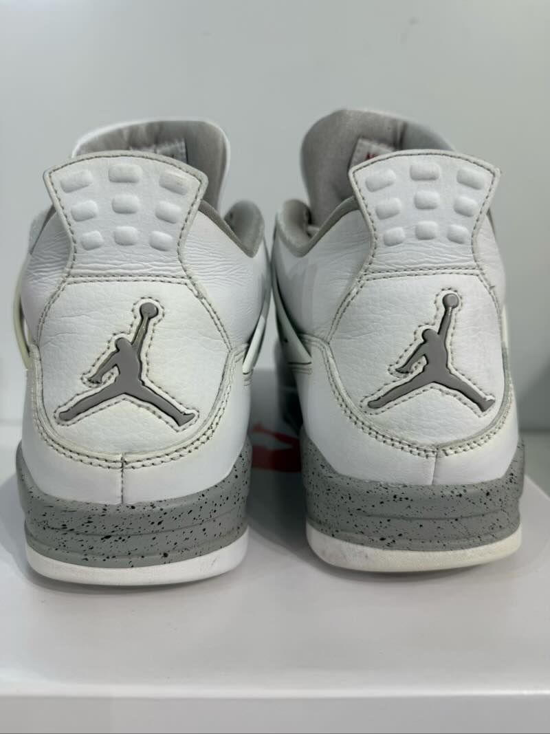 Jordan 4 Retro White Oreo (2021) - Pre-Owned Size 9