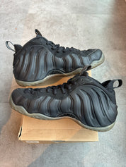 Nike Air Foamposite One Stealth - Pre-Owned Size 9.5