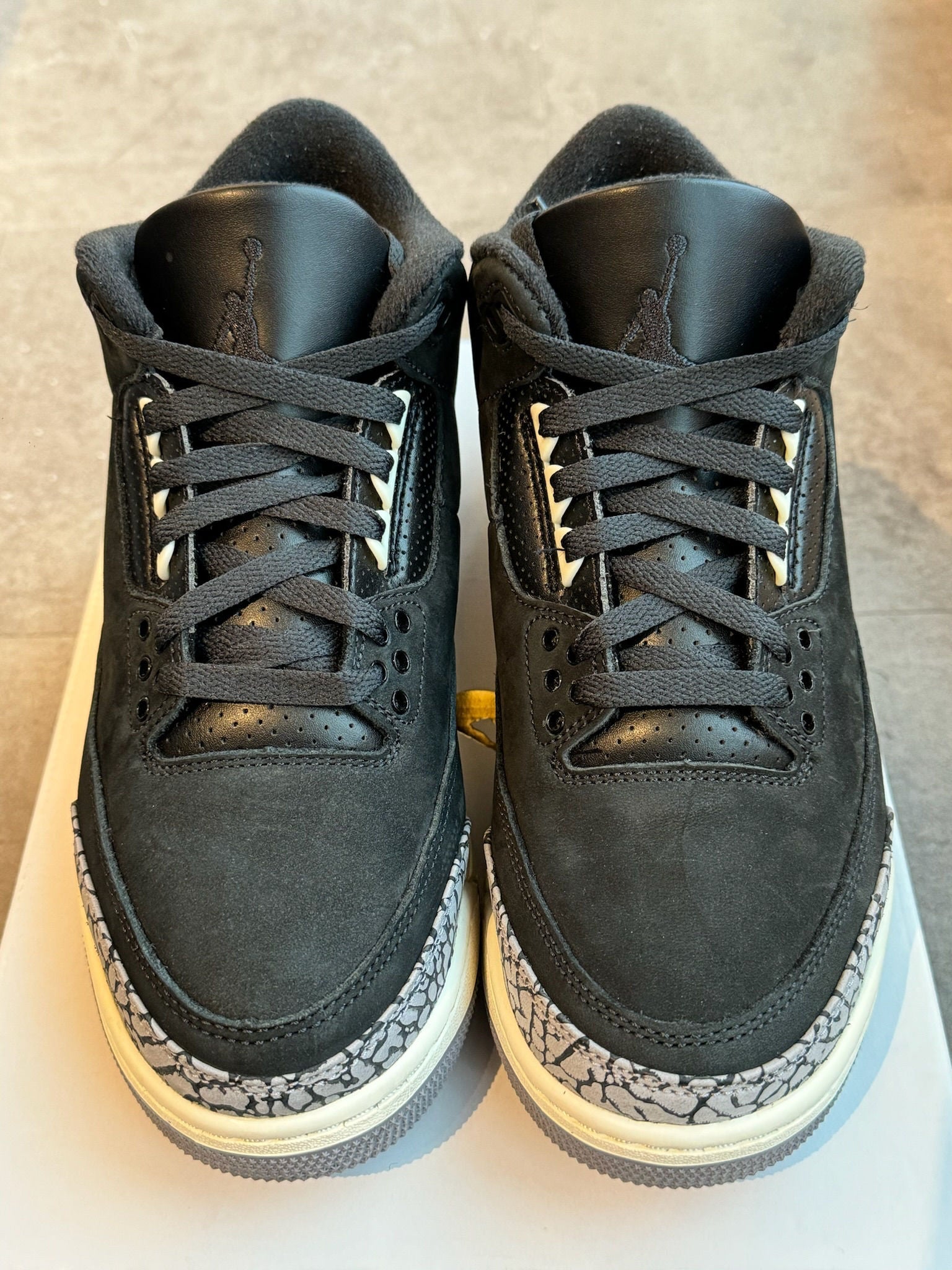 Jordan 3 Retro Off Noir (W) - Pre-Owned Size 8.5M/10W