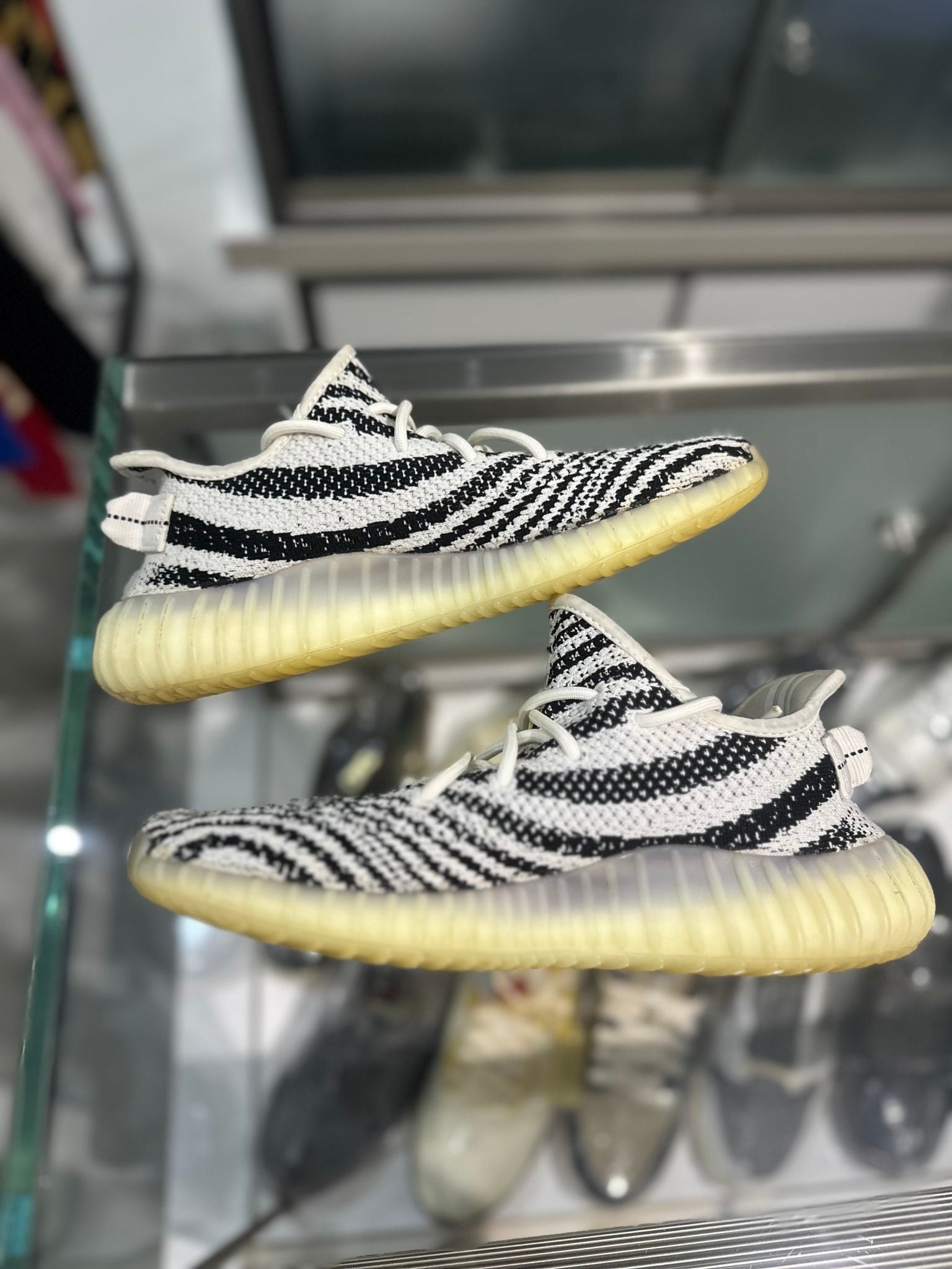 Adidas Yeezy Boost 350 V2 Zebra - Pre-Owned Size 8 (No original box)