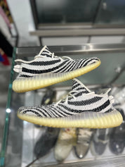 Adidas Yeezy Boost 350 V2 Zebra - Pre-Owned Size 8 (No original box)