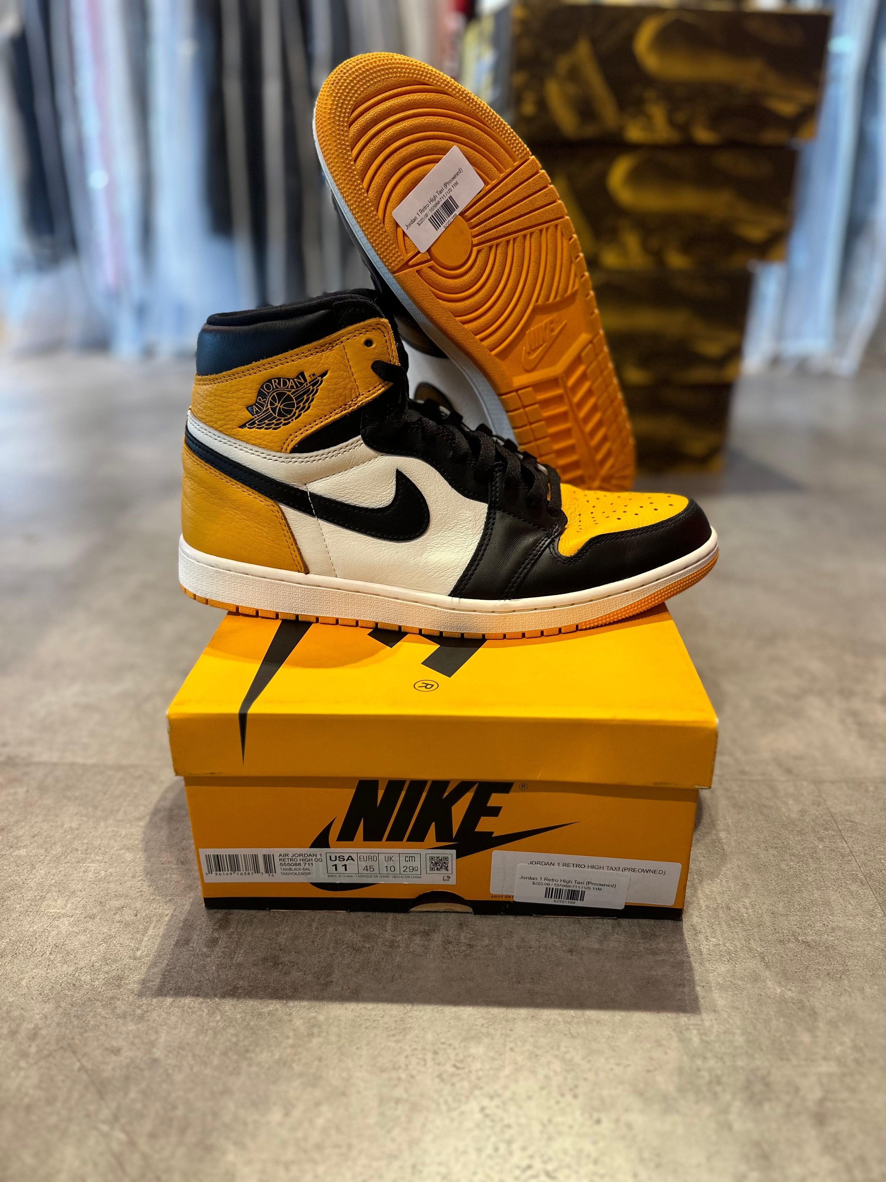 Jordan 1 Retro High Taxi (Preowned Size 11)