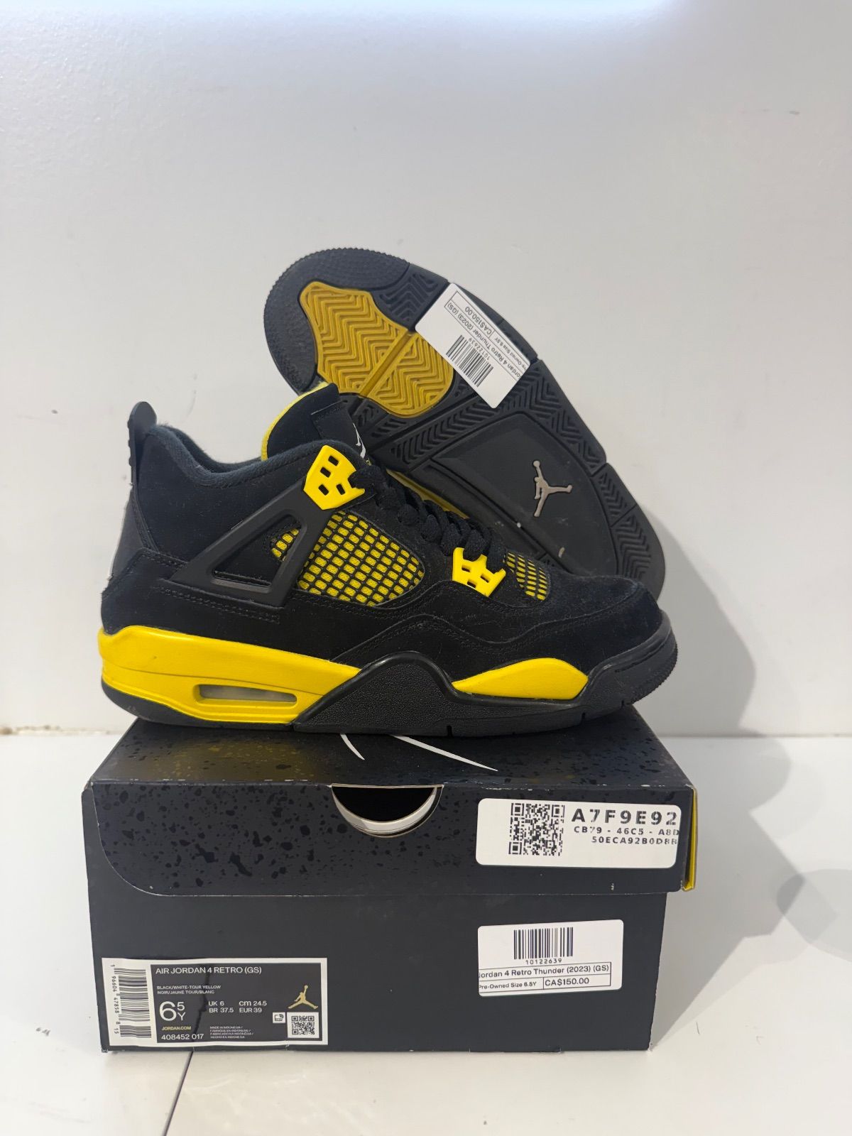 Jordan 4 Retro Thunder (2023) (GS) - Pre-Owned Size 6.5Y