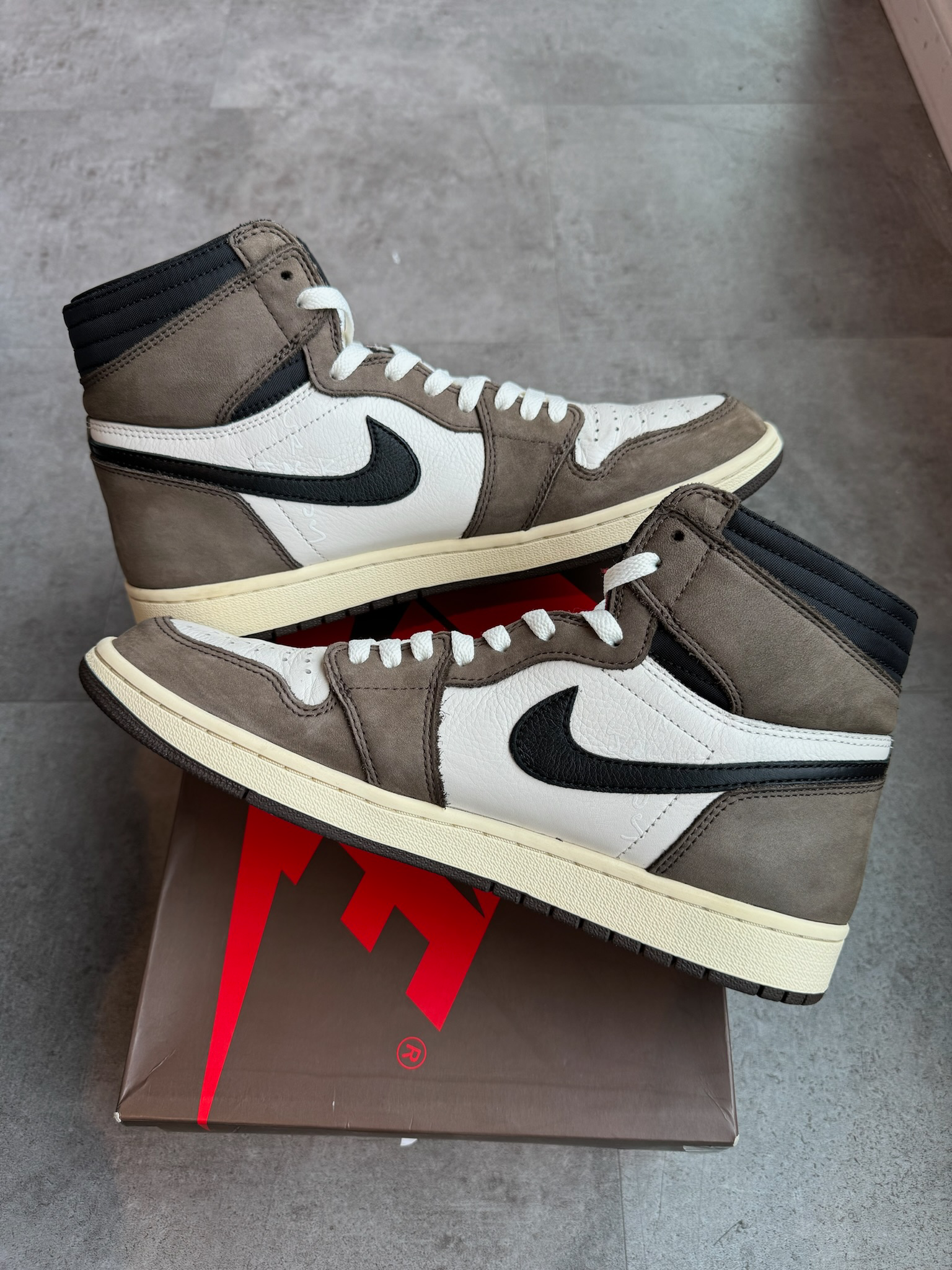 Jordan 1 Retro High OG SP Travis Scott Mocha (Preowned Size 11)