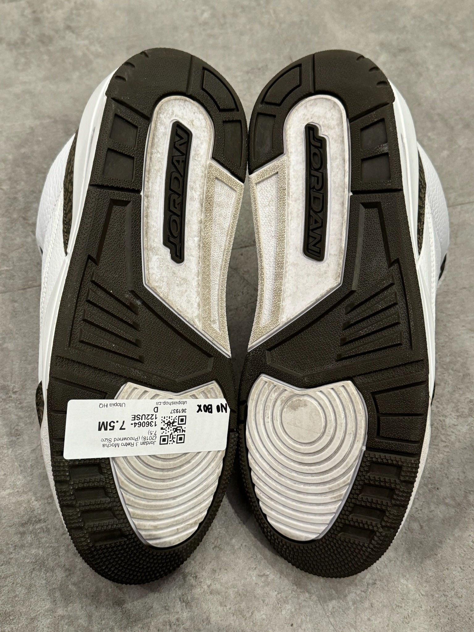 Jordan 3 Retro Mocha (2018) - Pre-Owned Size 7.5 (No original box)