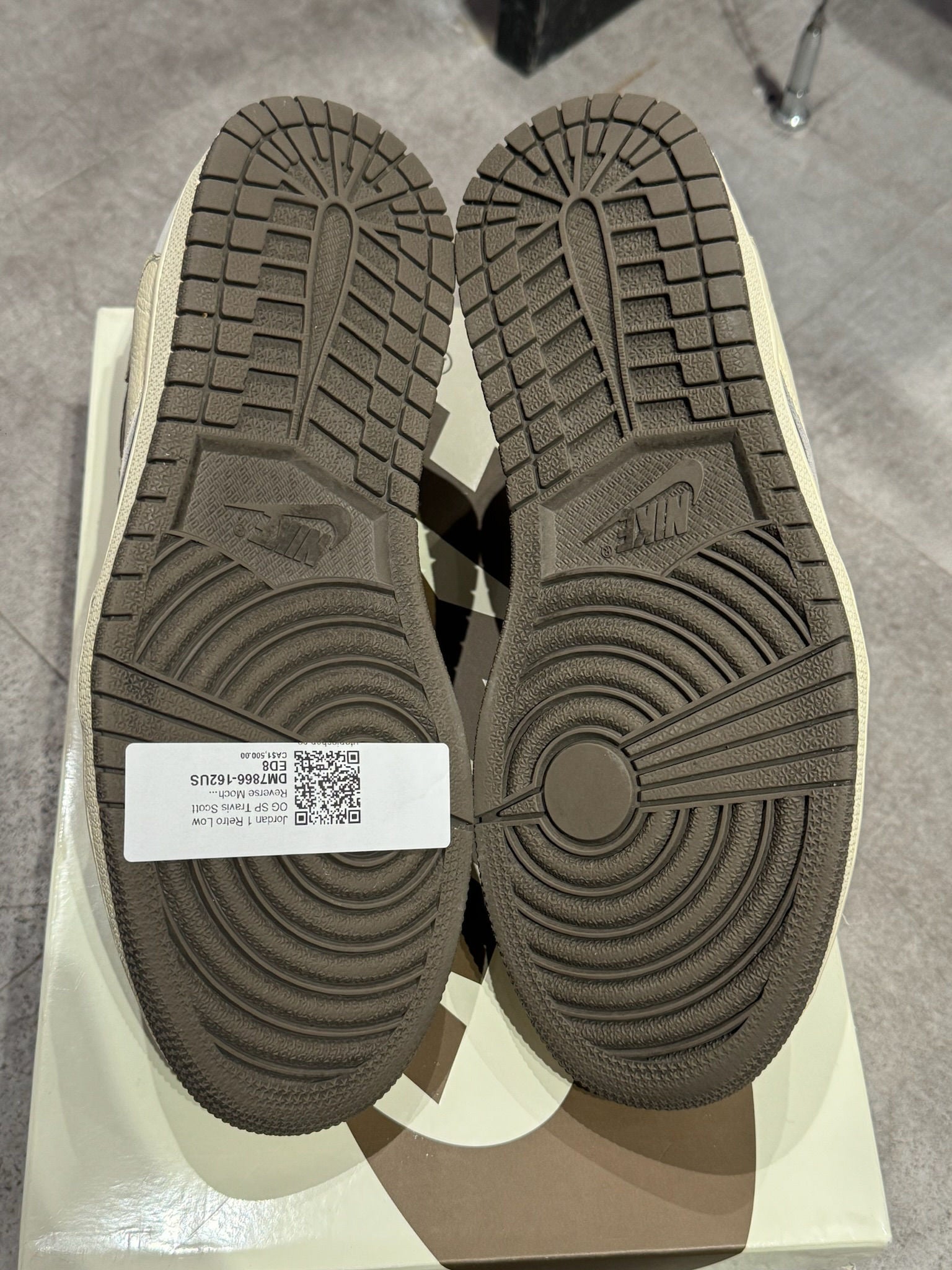 Jordan 1 Retro Low OG SP Travis Scott Reverse Mocha - Pre-Owned Size 8