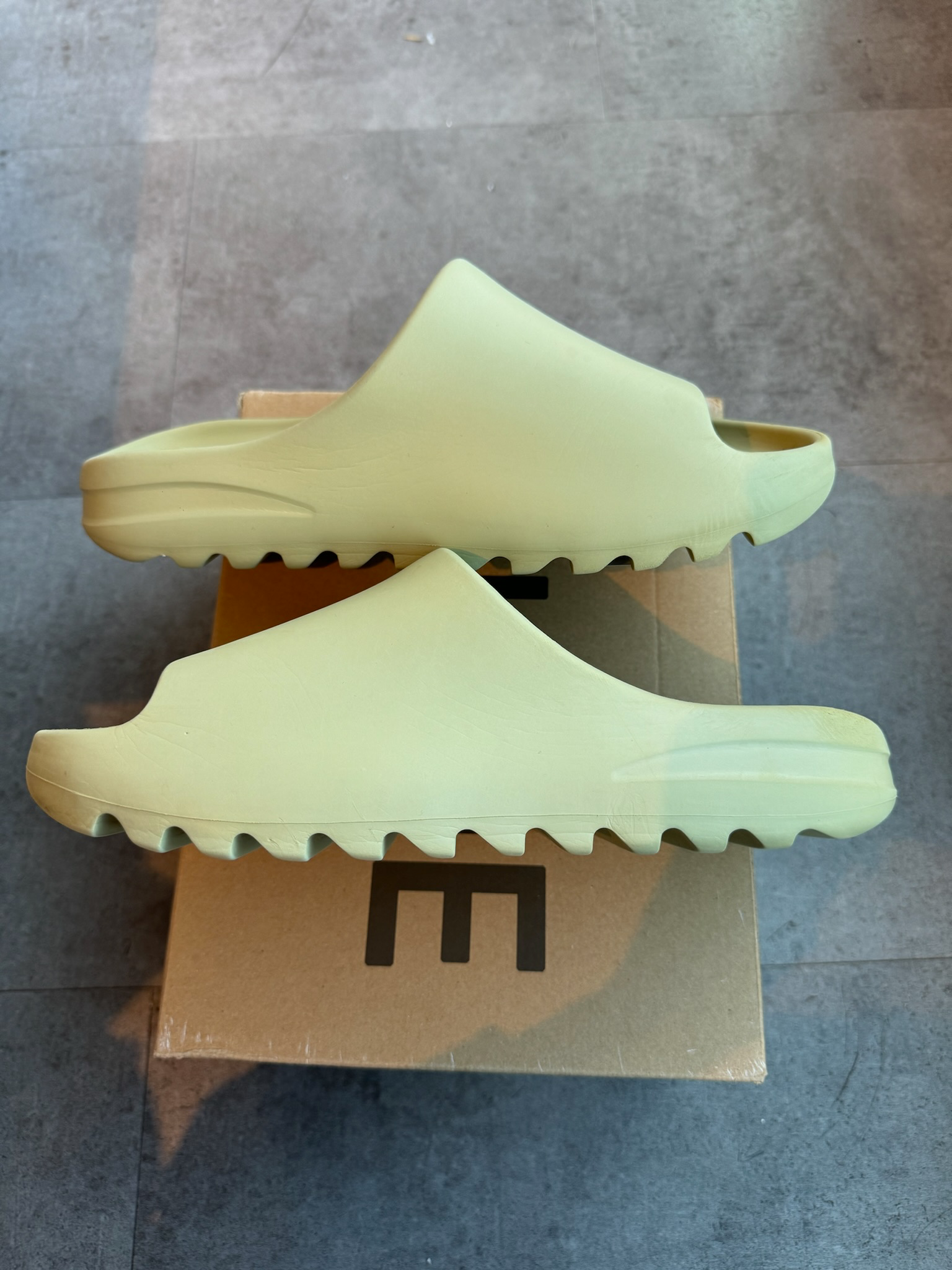 adidas Yeezy Slide Resin (Preowned)