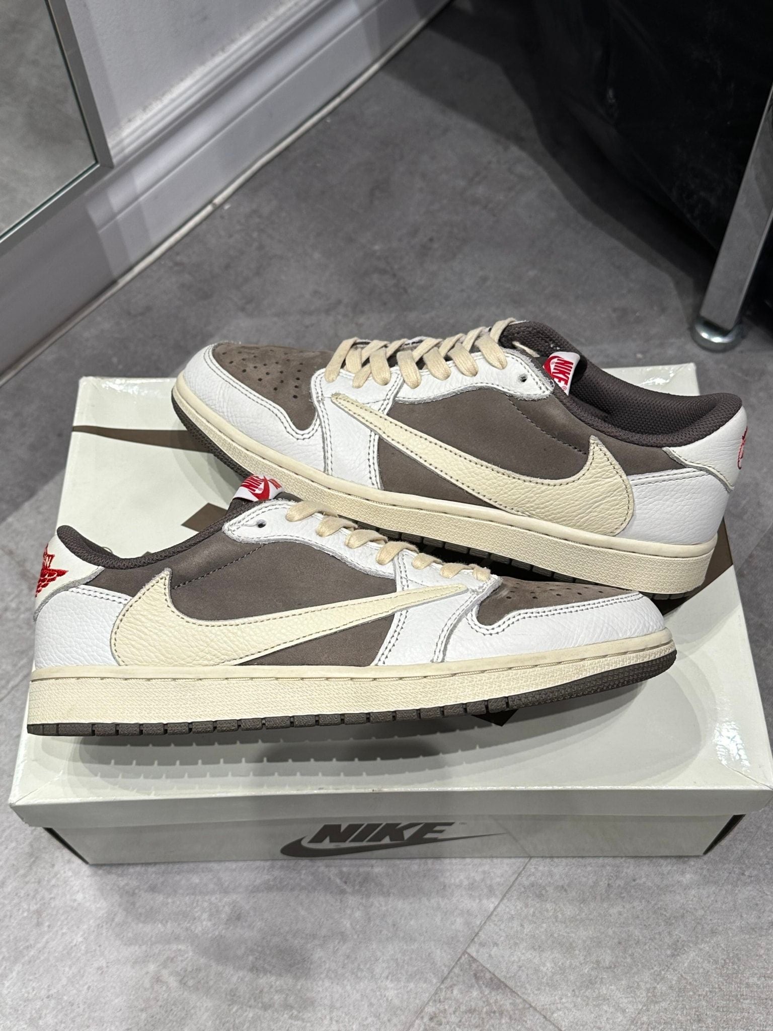 Jordan 1 Retro Low OG SP Travis Scott Reverse Mocha - Pre-Owned Size 8.5