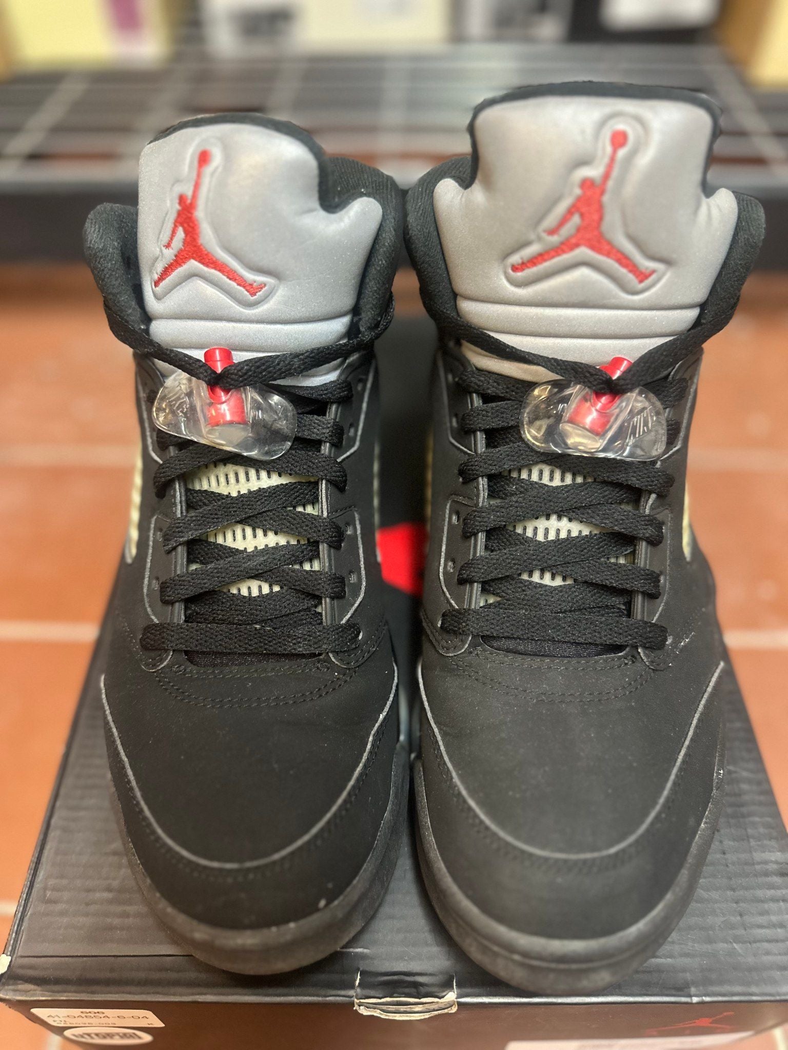 Jordan 5 Retro Black Metallic (2016) - Pre-Owned Size 9