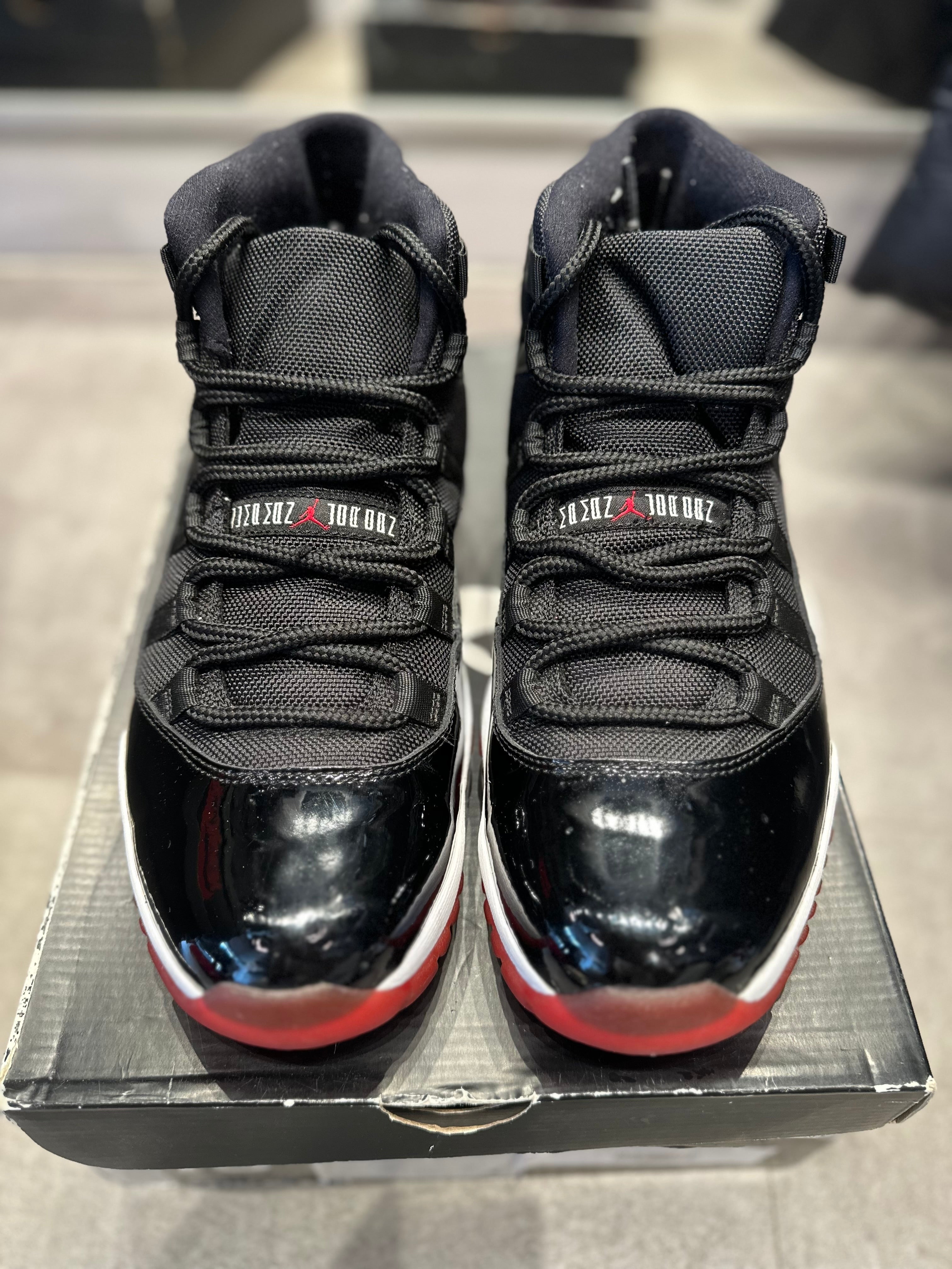 Jordan 11 Retro Playoffs Bred (2012) (Preowned)