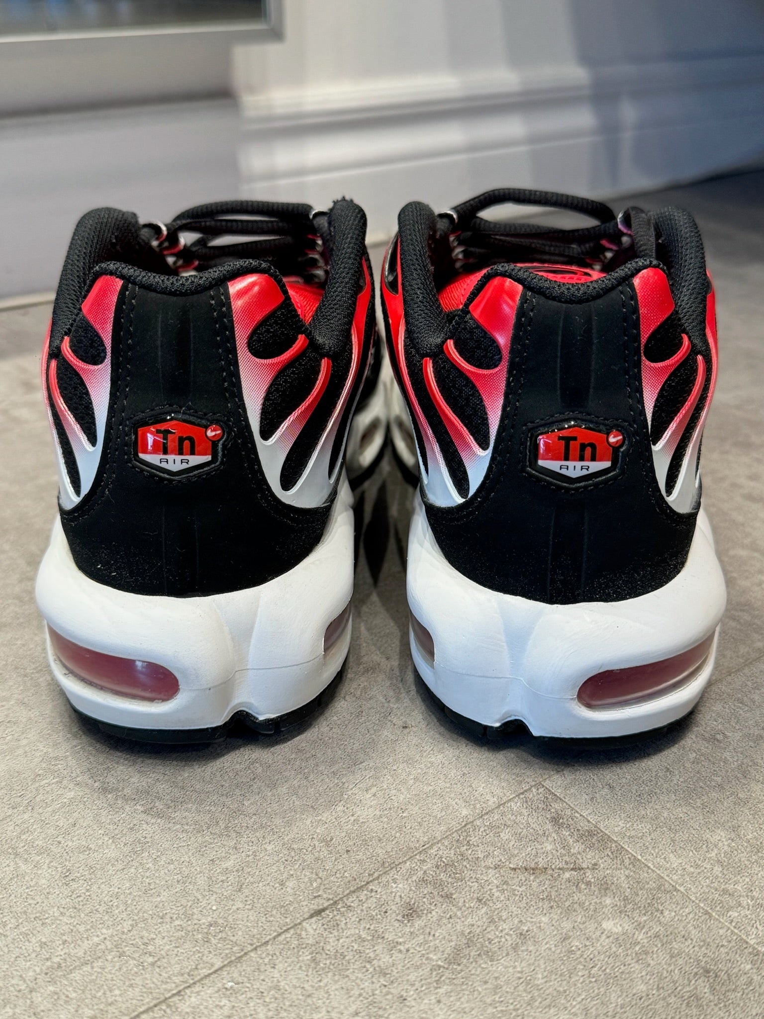 Nike Air Max Plus Black White University Red (Preowned)