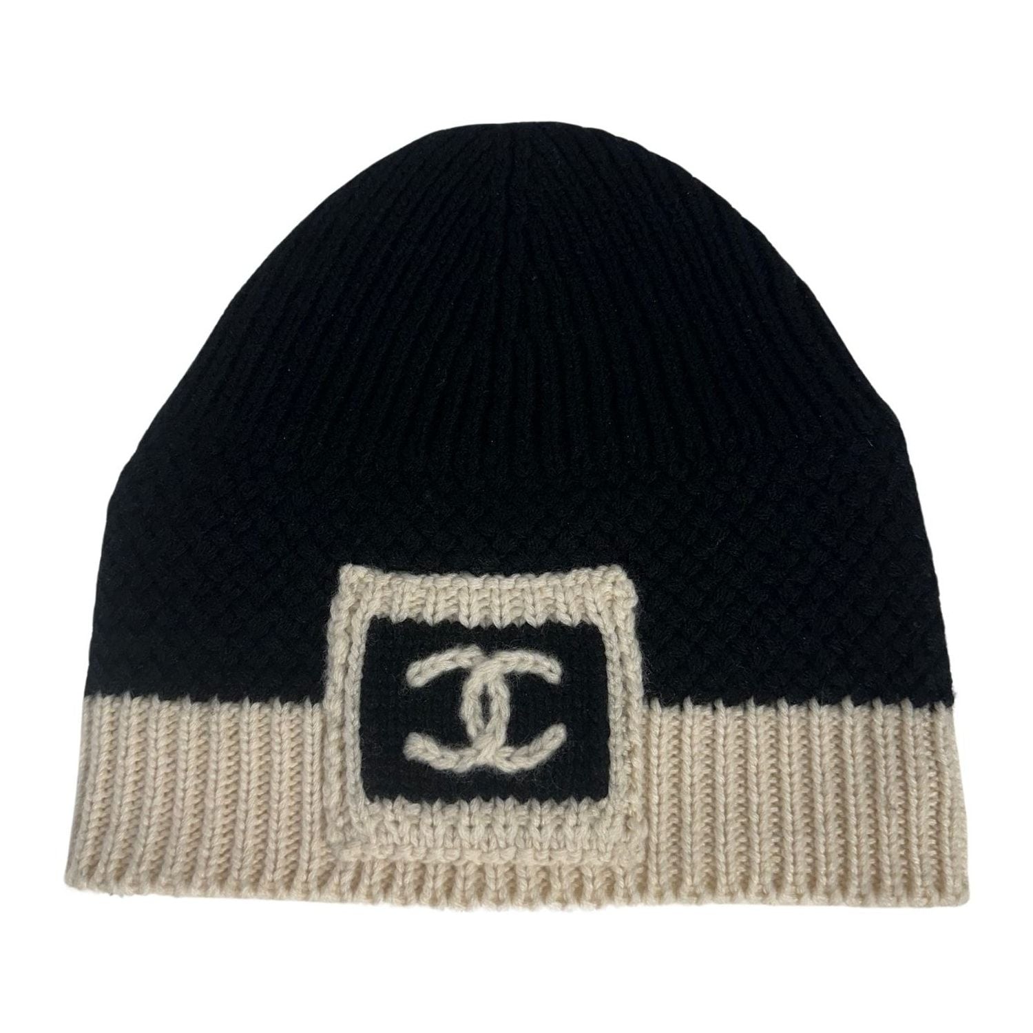 Chanel 26K CC Logo Cashmere & Wool Beanie, brand new – photo 1 of 2