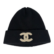 Chanel Knit CC Logo Cashmere Beanie Black/White, lightly pre-owned – photo 1 of 2