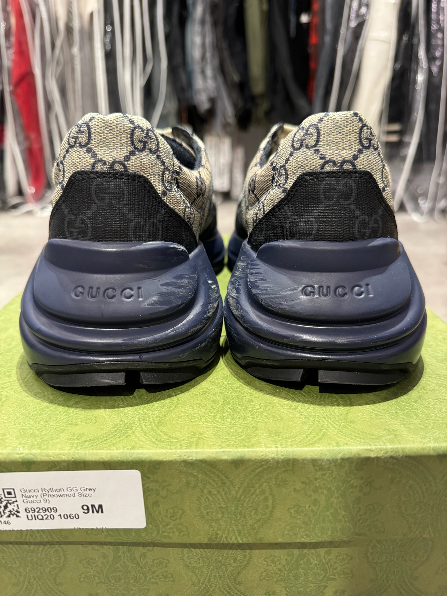 Gucci Rython GG Grey Navy (Preowned Size Gucci 9)