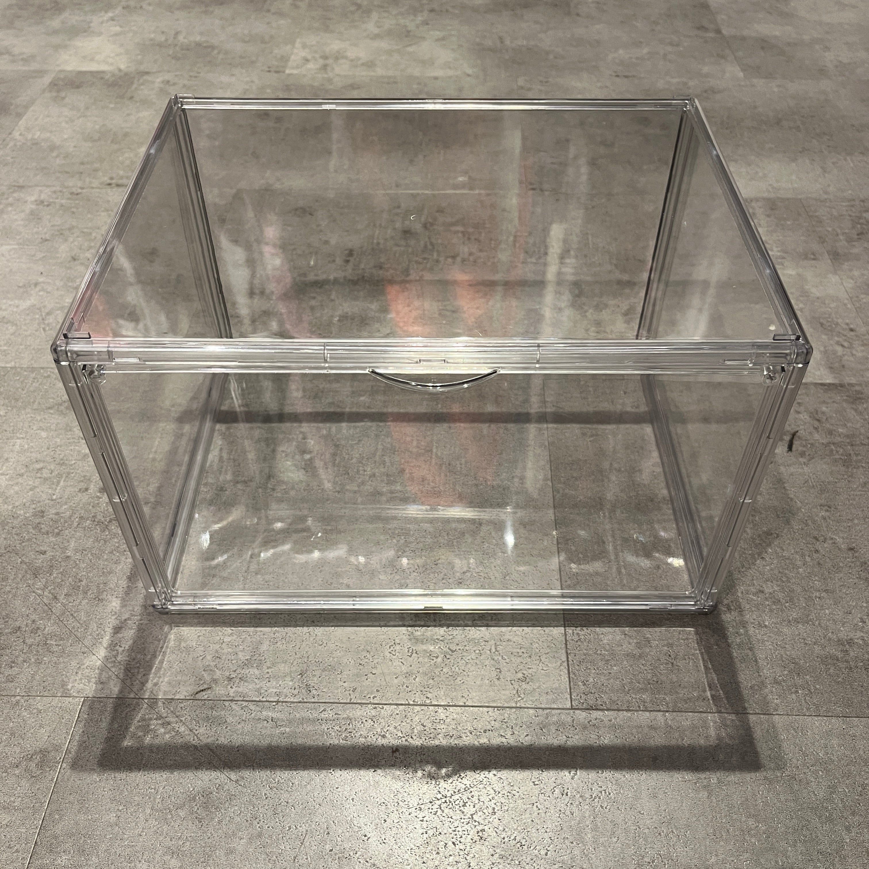 Clear Utopia Sneaker Case, brand new – photo 2 of 3