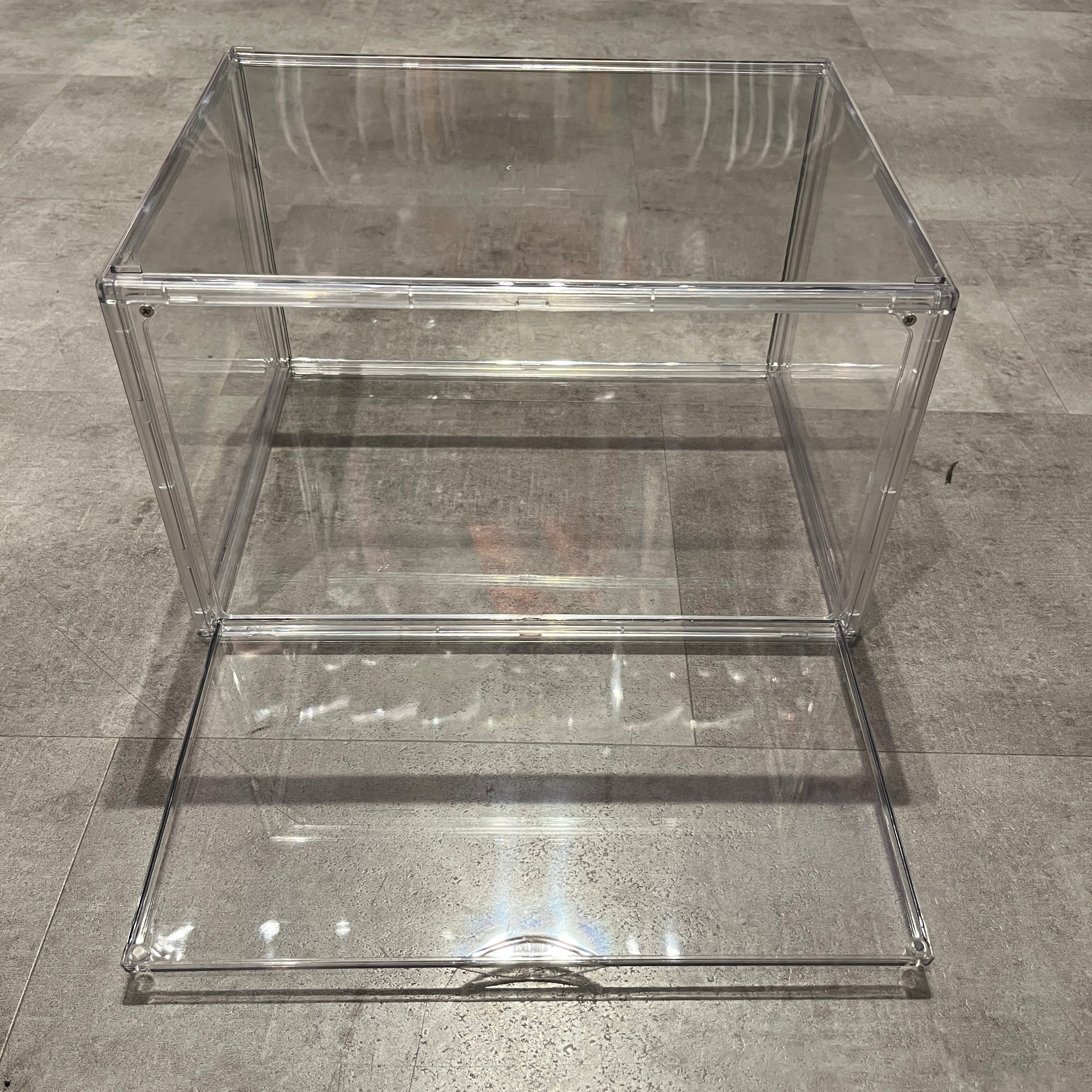 Clear Utopia Sneaker Case, brand new – photo 3 of 3