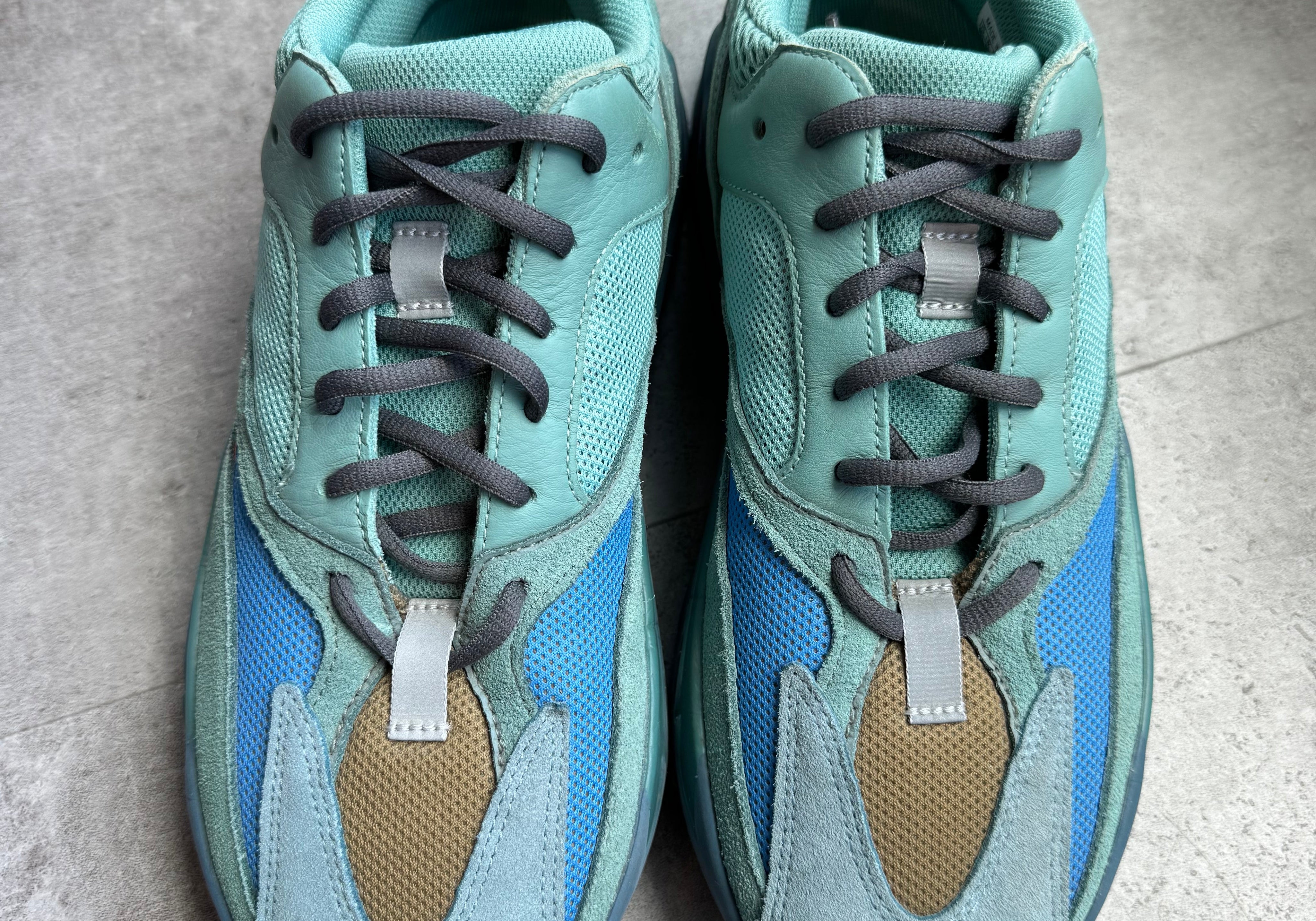 Adidas Yeezy 700 Faded Azure (Preowned)