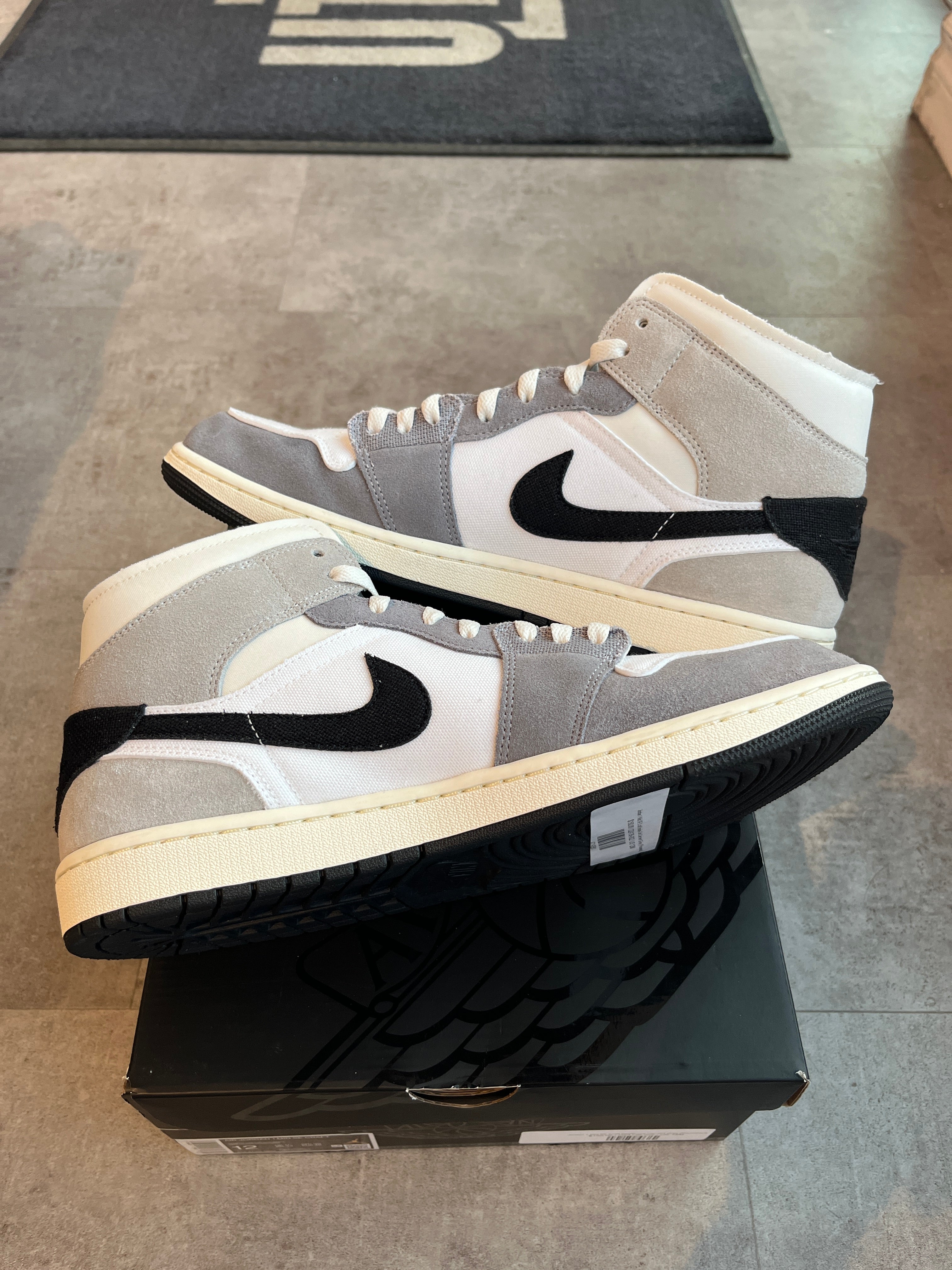 Jordan 1 Mid SE Craft Inside Out Cement Grey (Preowned)