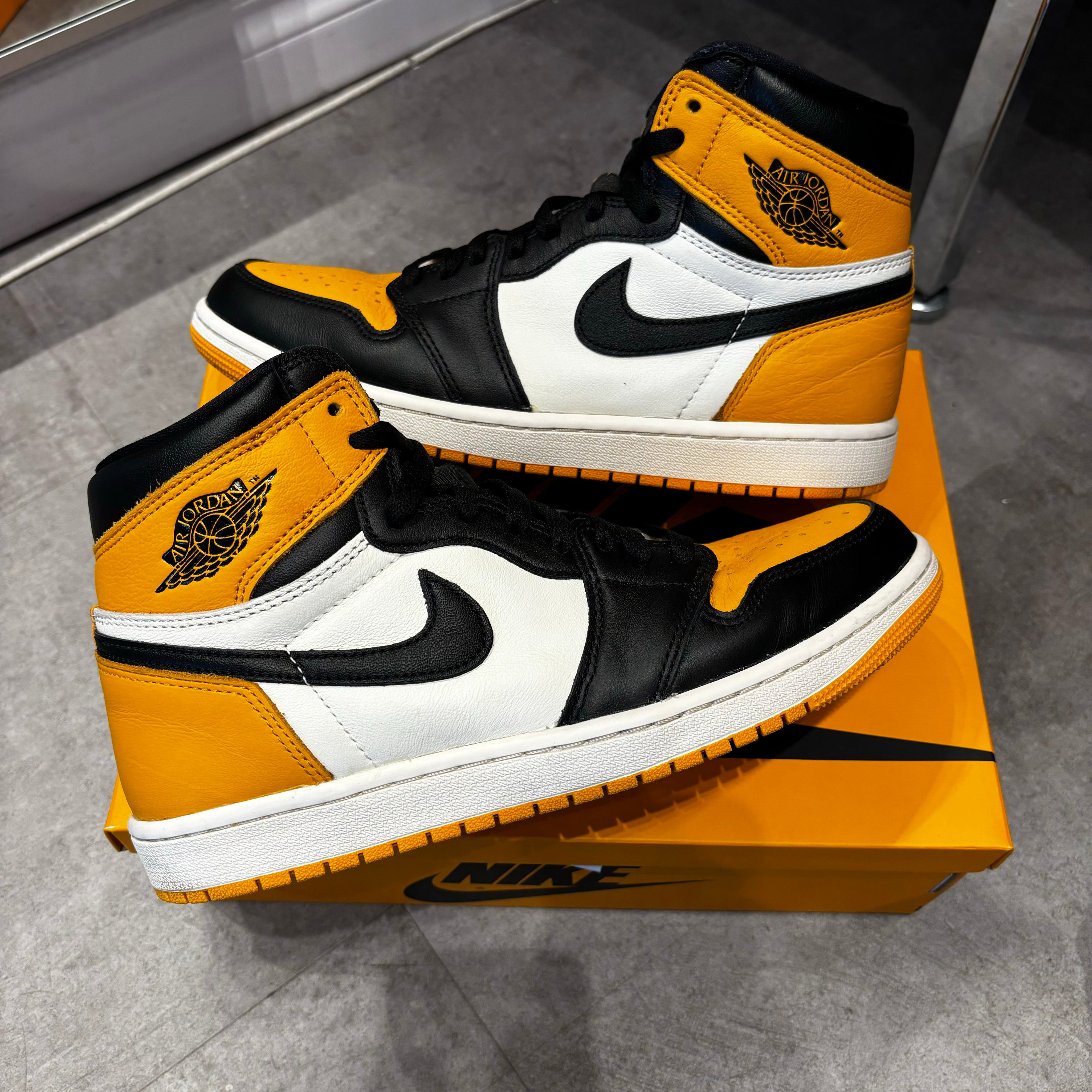 Jordan 1 Retro High Taxi (Preowned Size 8.5)