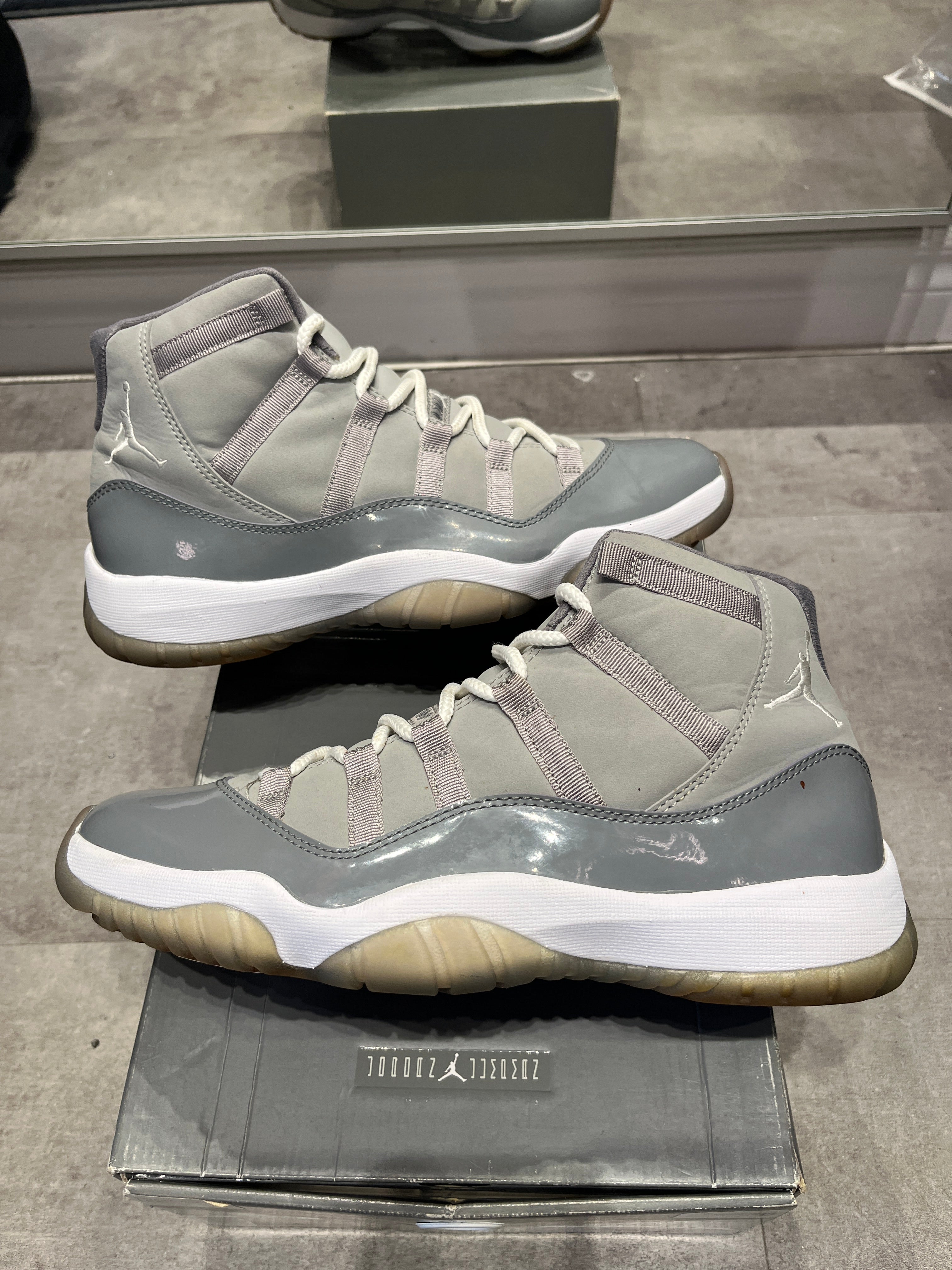 Jordan 11 Retro Cool Grey (2010) (Preowned)