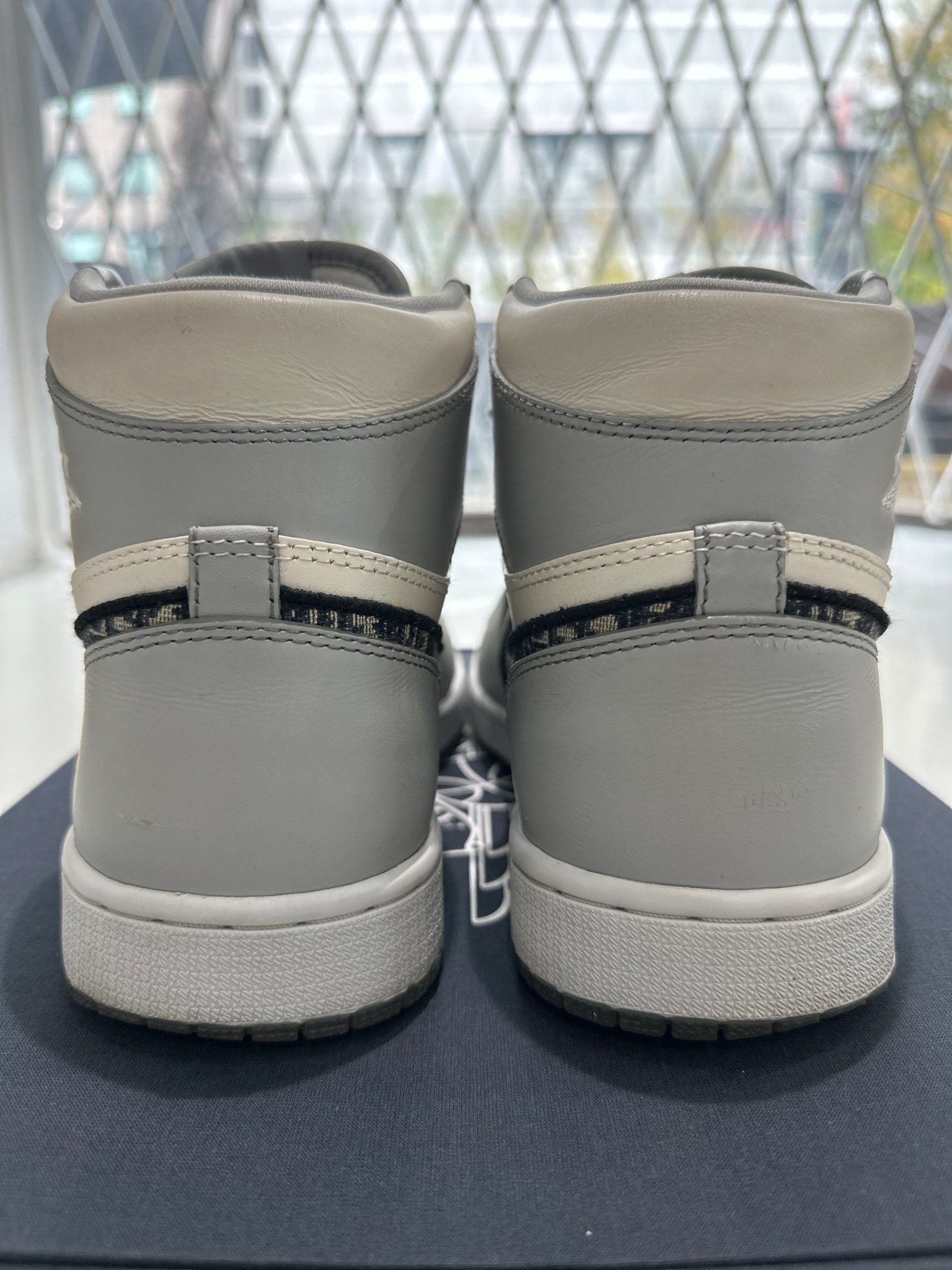 Jordan 1 Retro High Dior - Pre-Owned Size 9.5