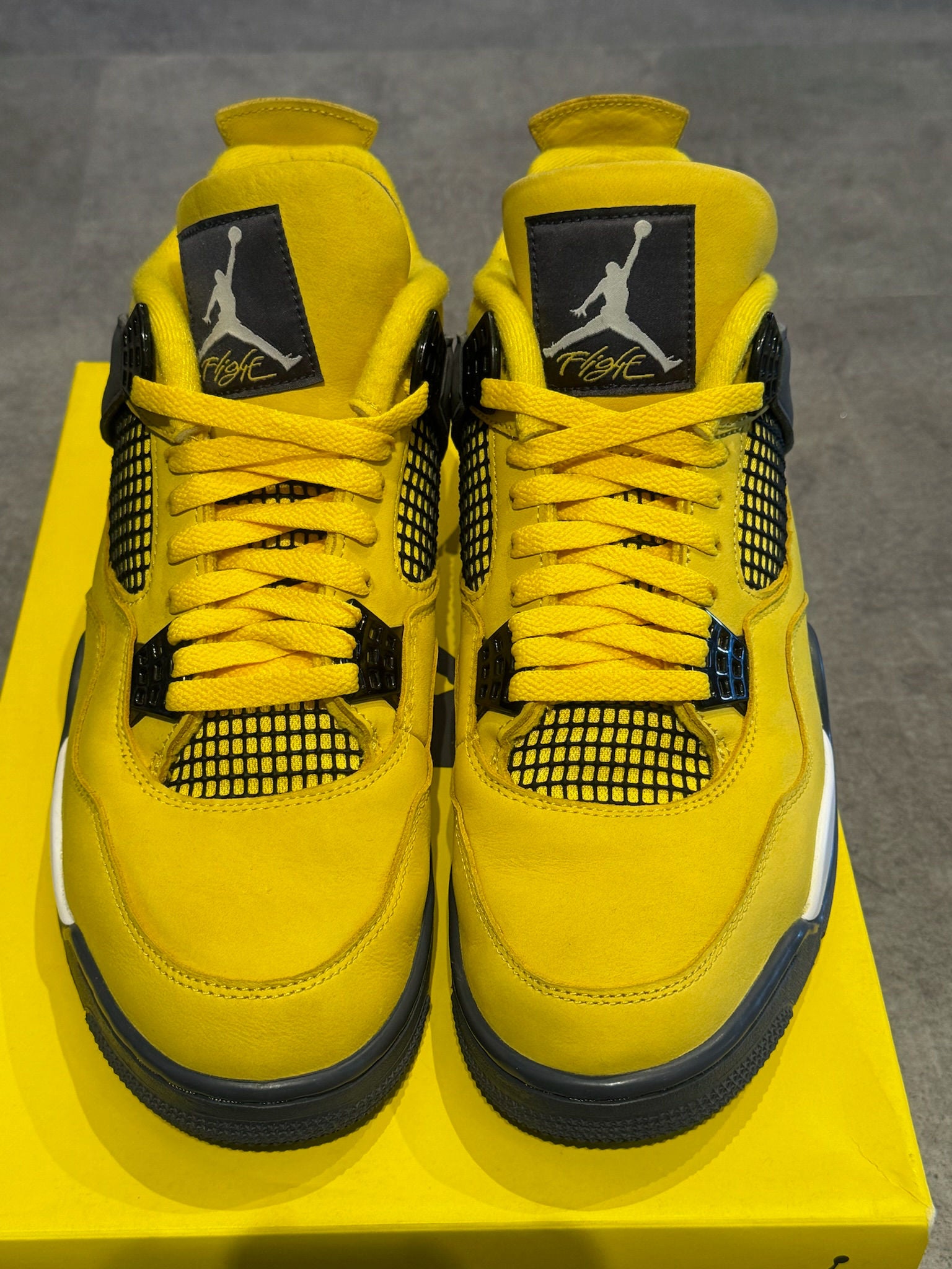 Jordan 4 Retro Lightning (2021) - Pre-Owned Size 11M