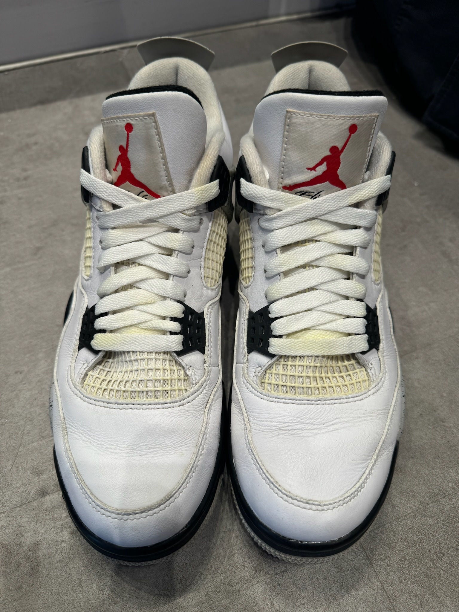 Jordan 4 Retro White Cement (2016) - Pre-Owned Size 9 (No original box)