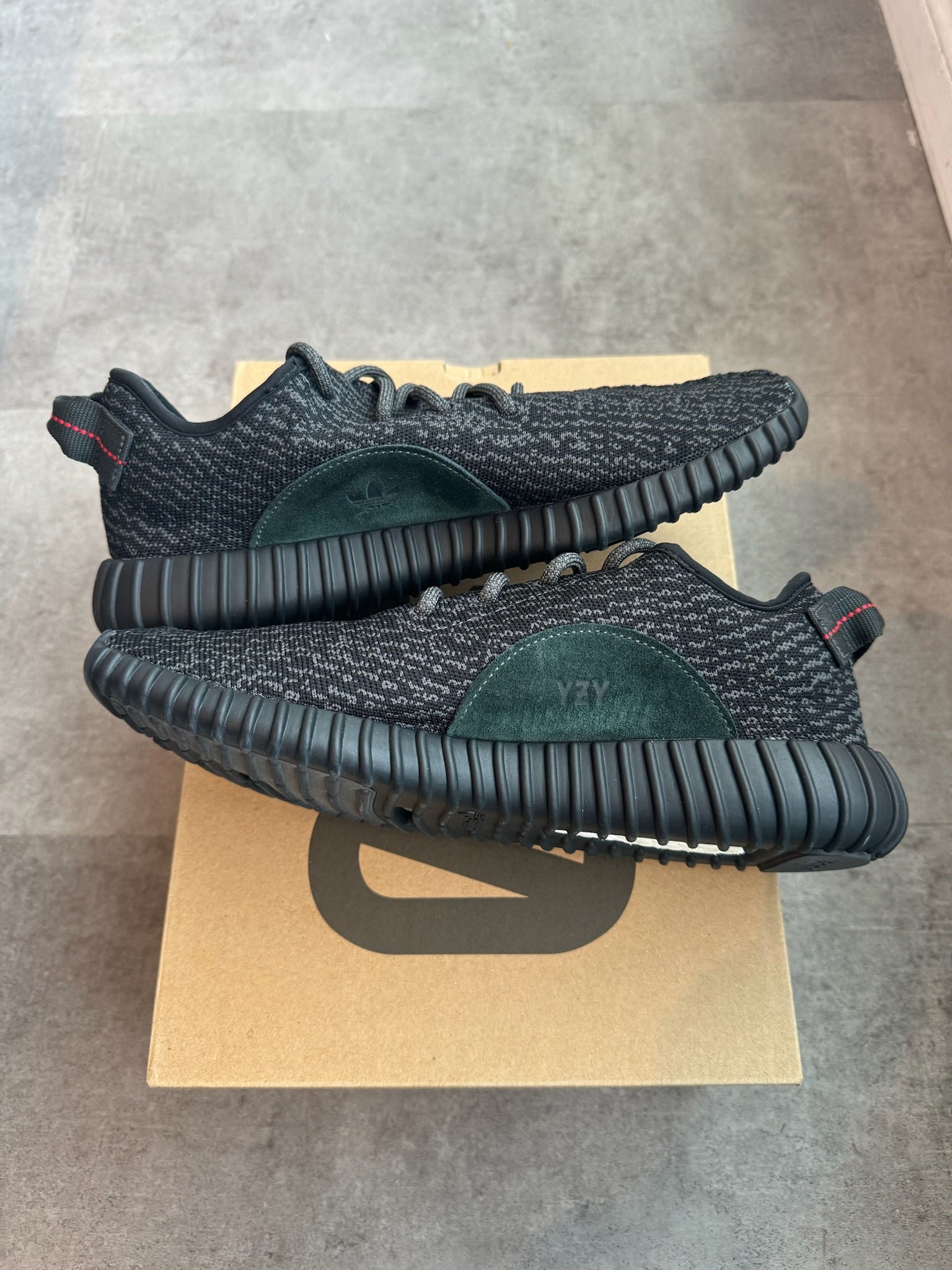 Adidas Yeezy 350 Pirate Black (2023) - Pre-Owned Size 9.5