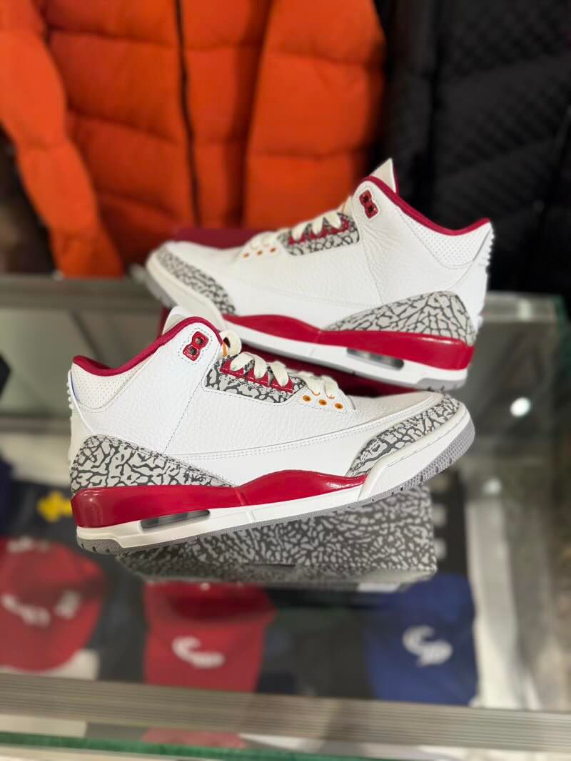 Jordan 3 Retro Cardinal Red - Pre-Owned Size 9