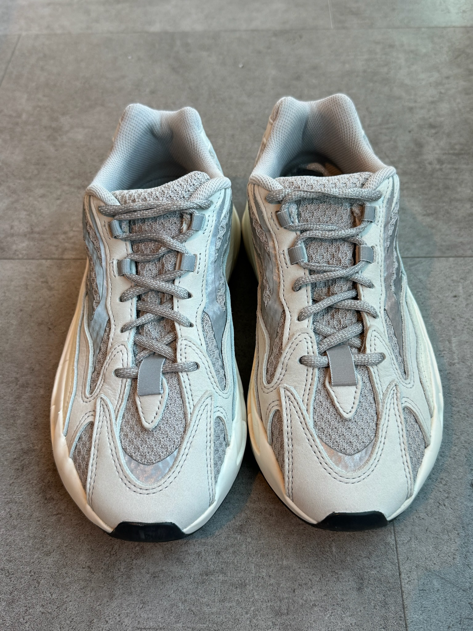 Adidas Yeezy Boost 700 V2 Static (Preowned)