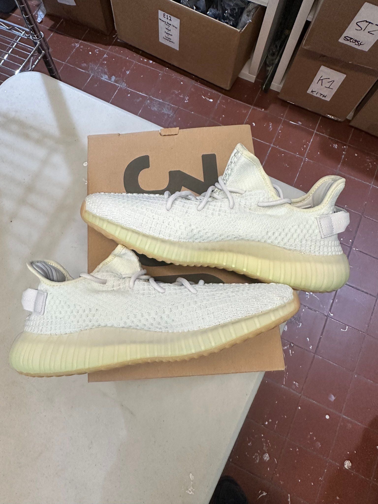 Adidas Yeezy Boost 350 V2 Hyperspace - Pre-Owned Size 12.5