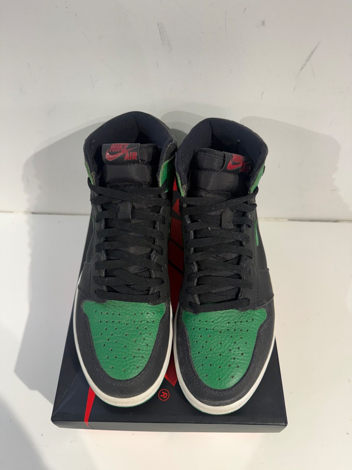 Jordan 1 Retro High Pine Green Black - Pre-Owned Size 9.5